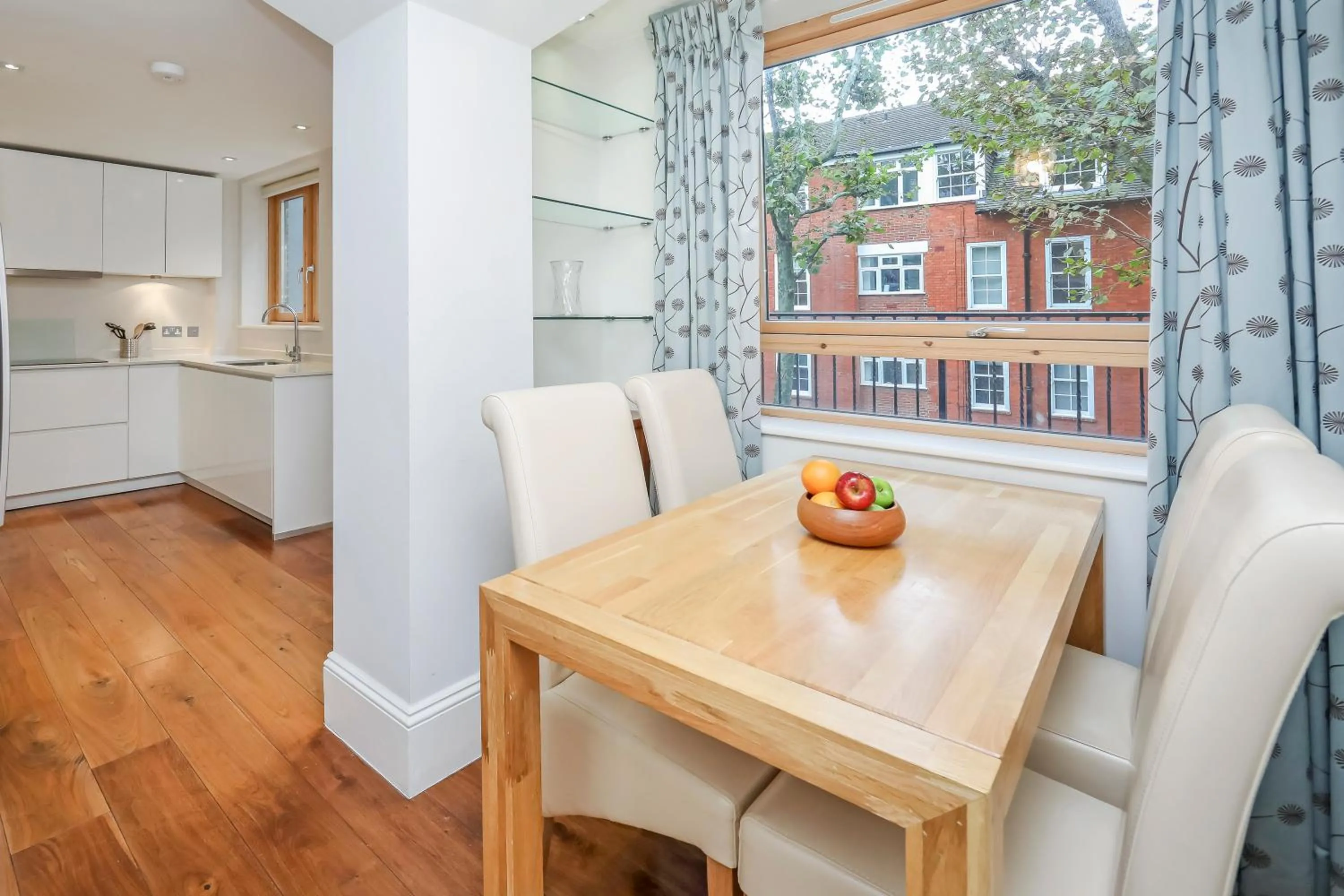 Dining area in Tavistock Place Apartments