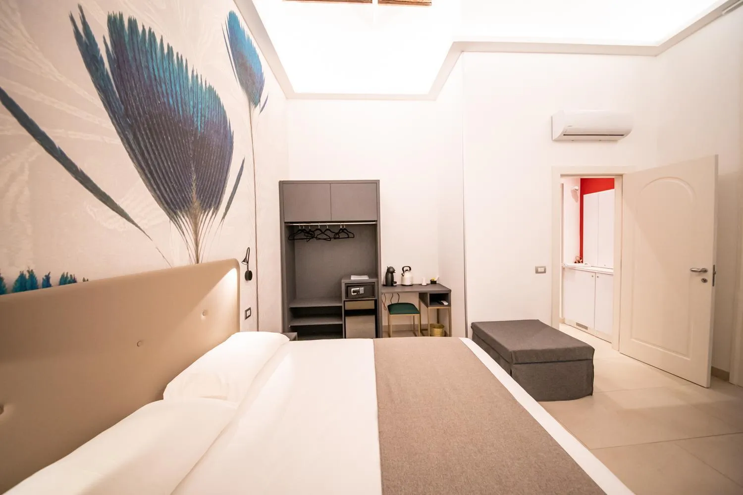 Photo of the whole room, Bed in B&B Napoli Time