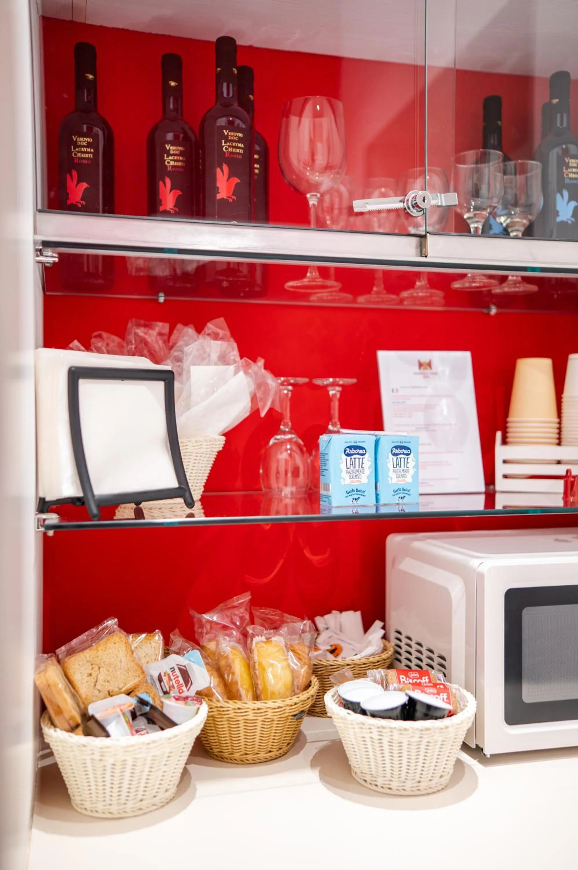 Food and drinks in B&B Napoli Time