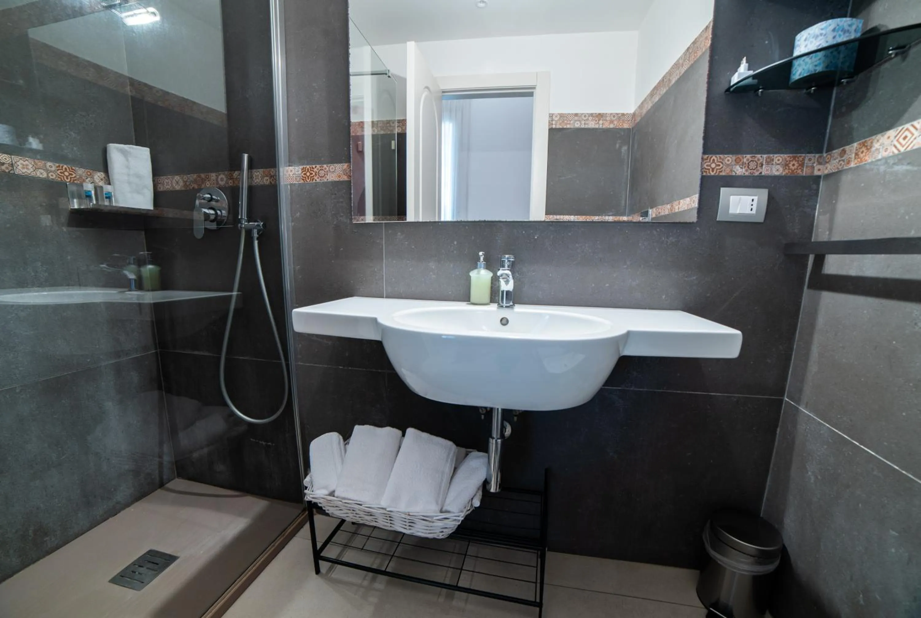 Bathroom in B&B Napoli Time