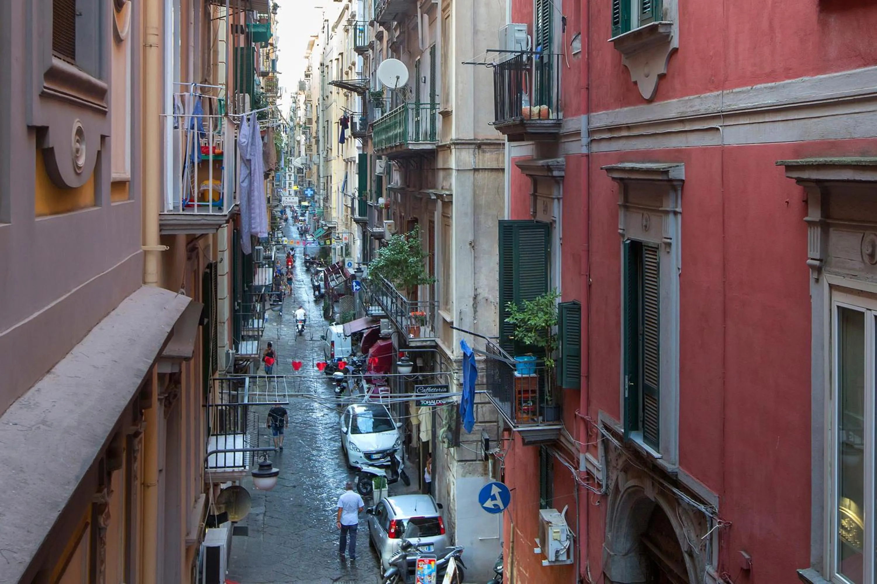 Neighbourhood in B&B Napoli Time