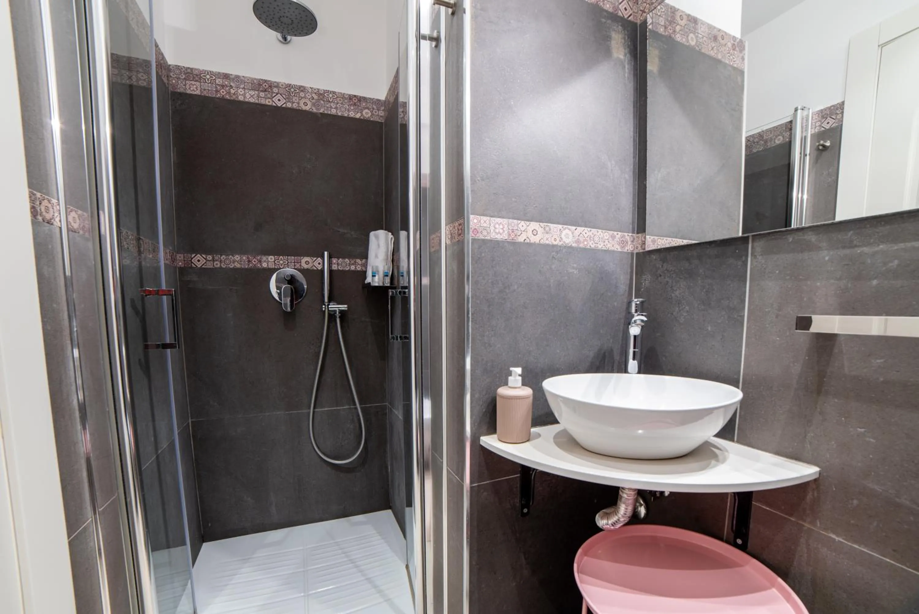 Bathroom in B&B Napoli Time