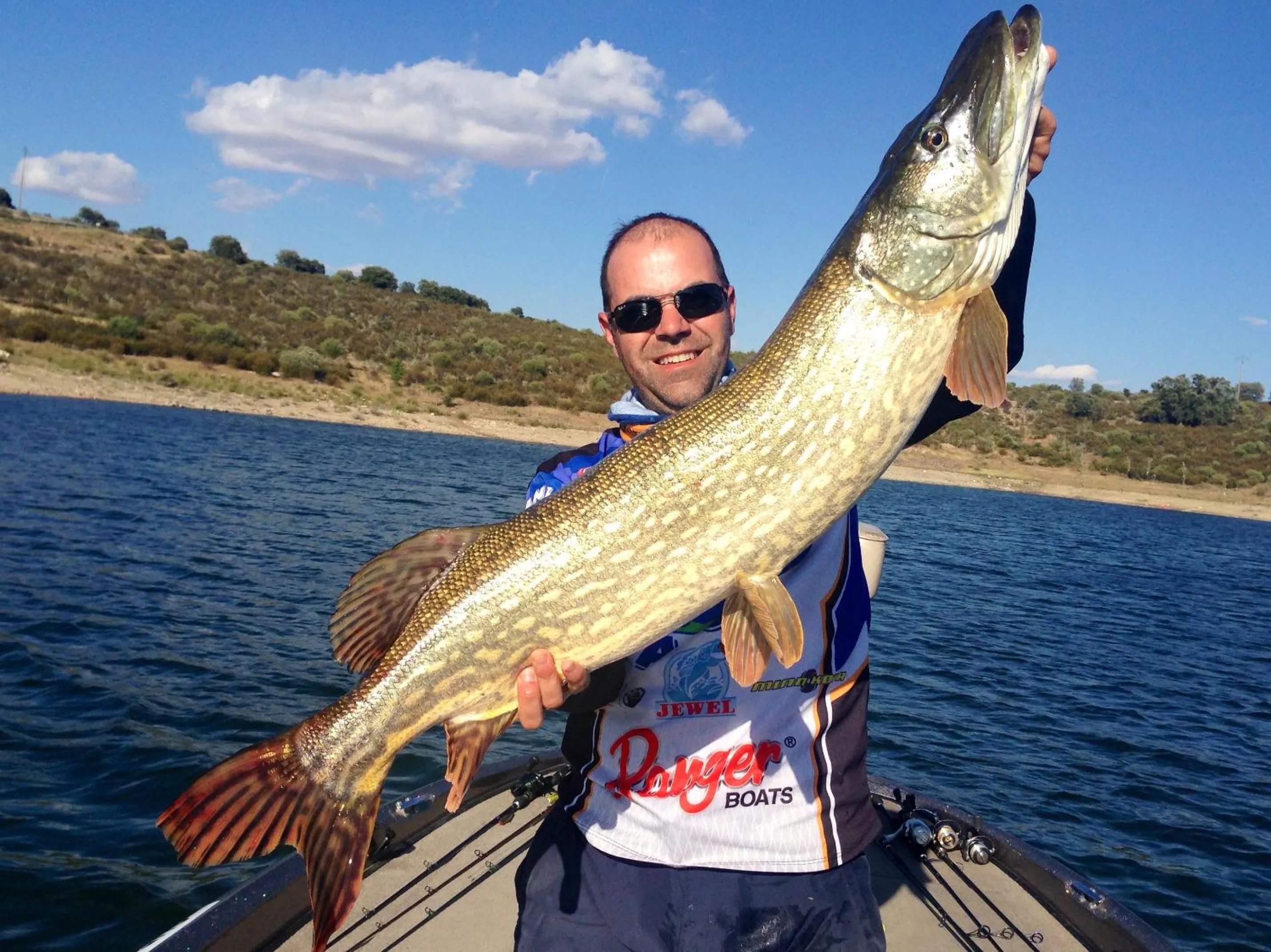 Fishing in Hotel de Alba
