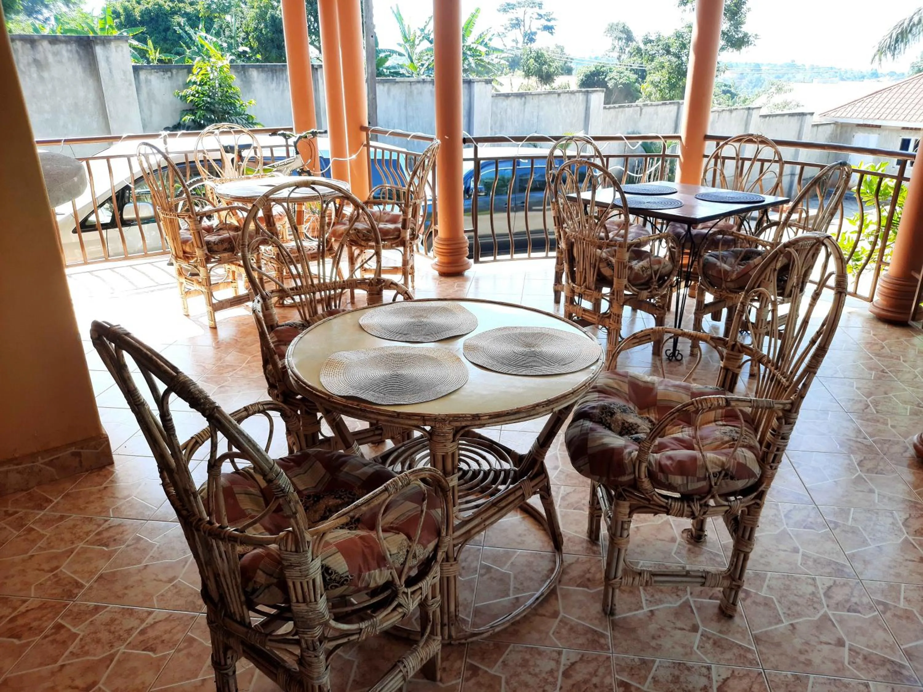 Restaurant/places to eat in Airport Side Hotel Entebbe