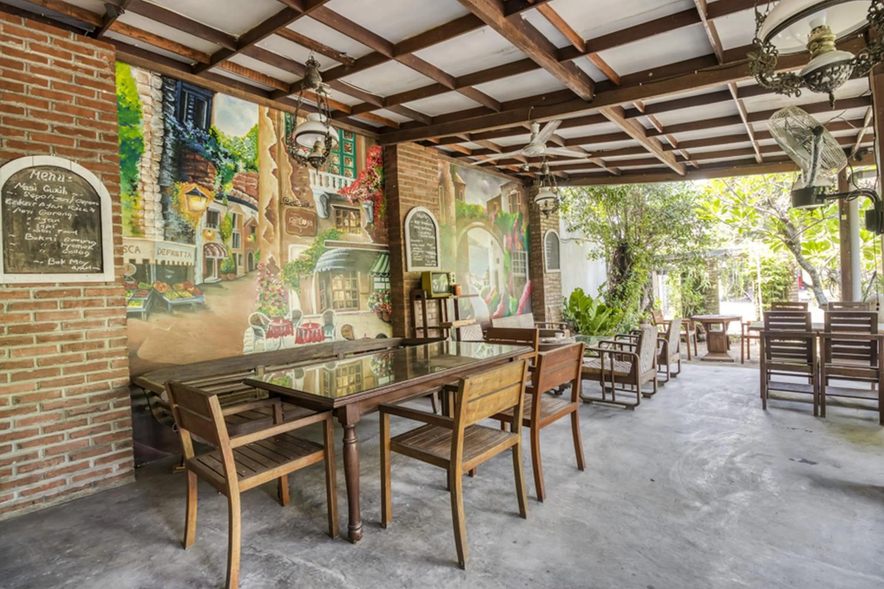 RedDoorz Hostel near Adisucipto Airport Yogyakarta