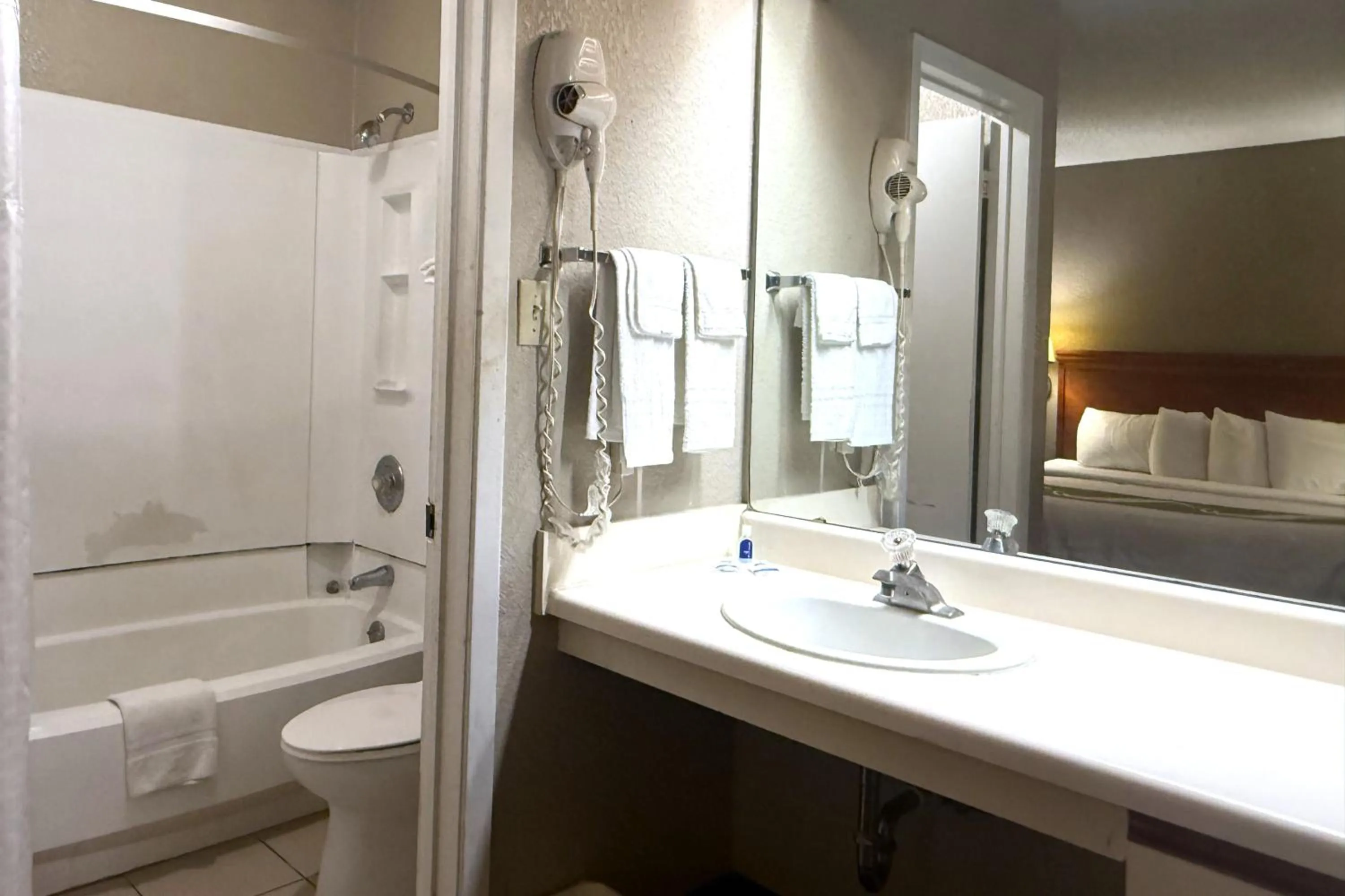 Bathroom in Homegate Studios & Suites San Antonio Medical Center