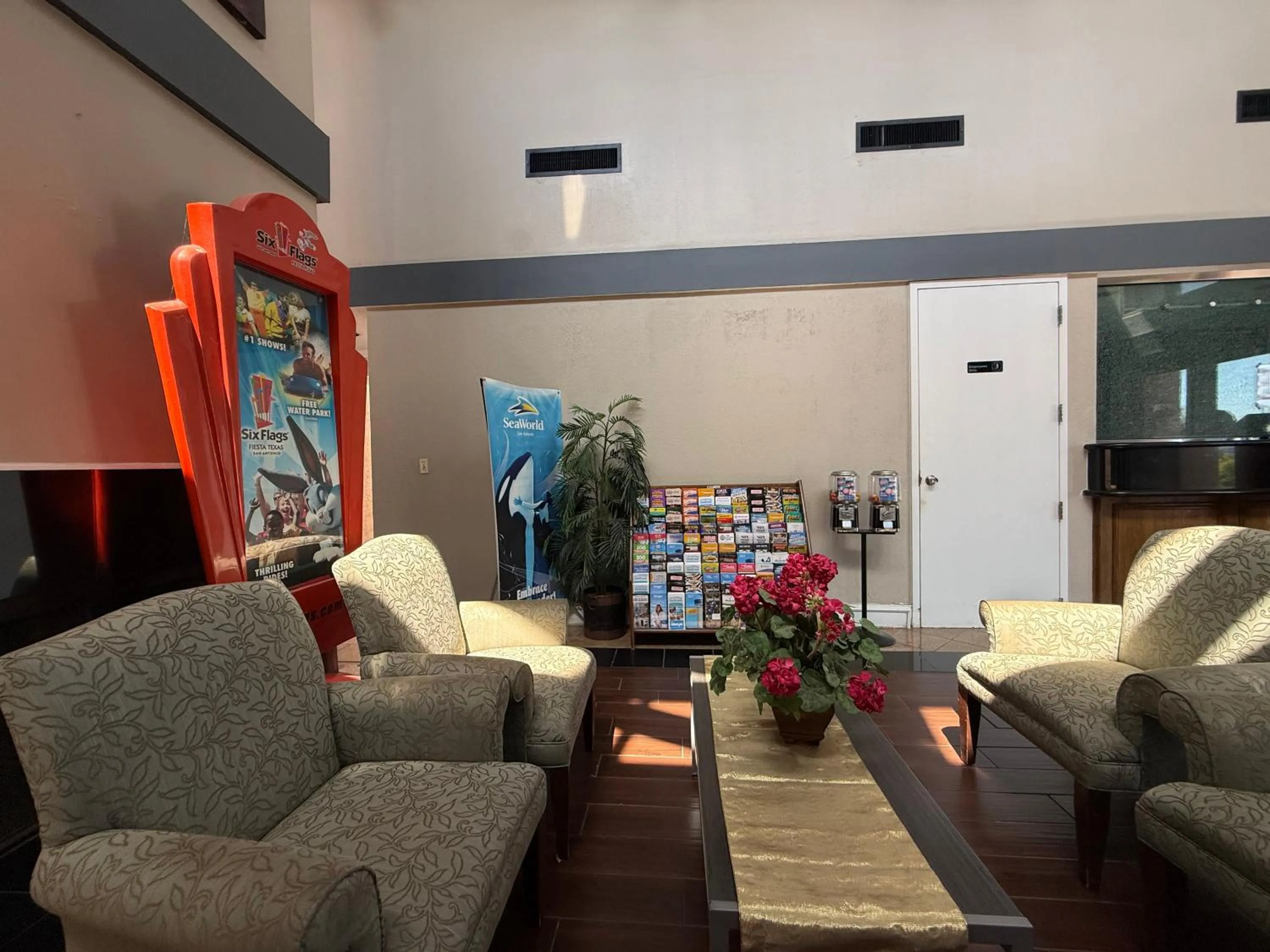Lobby or reception in Homegate Studios & Suites San Antonio Medical Center