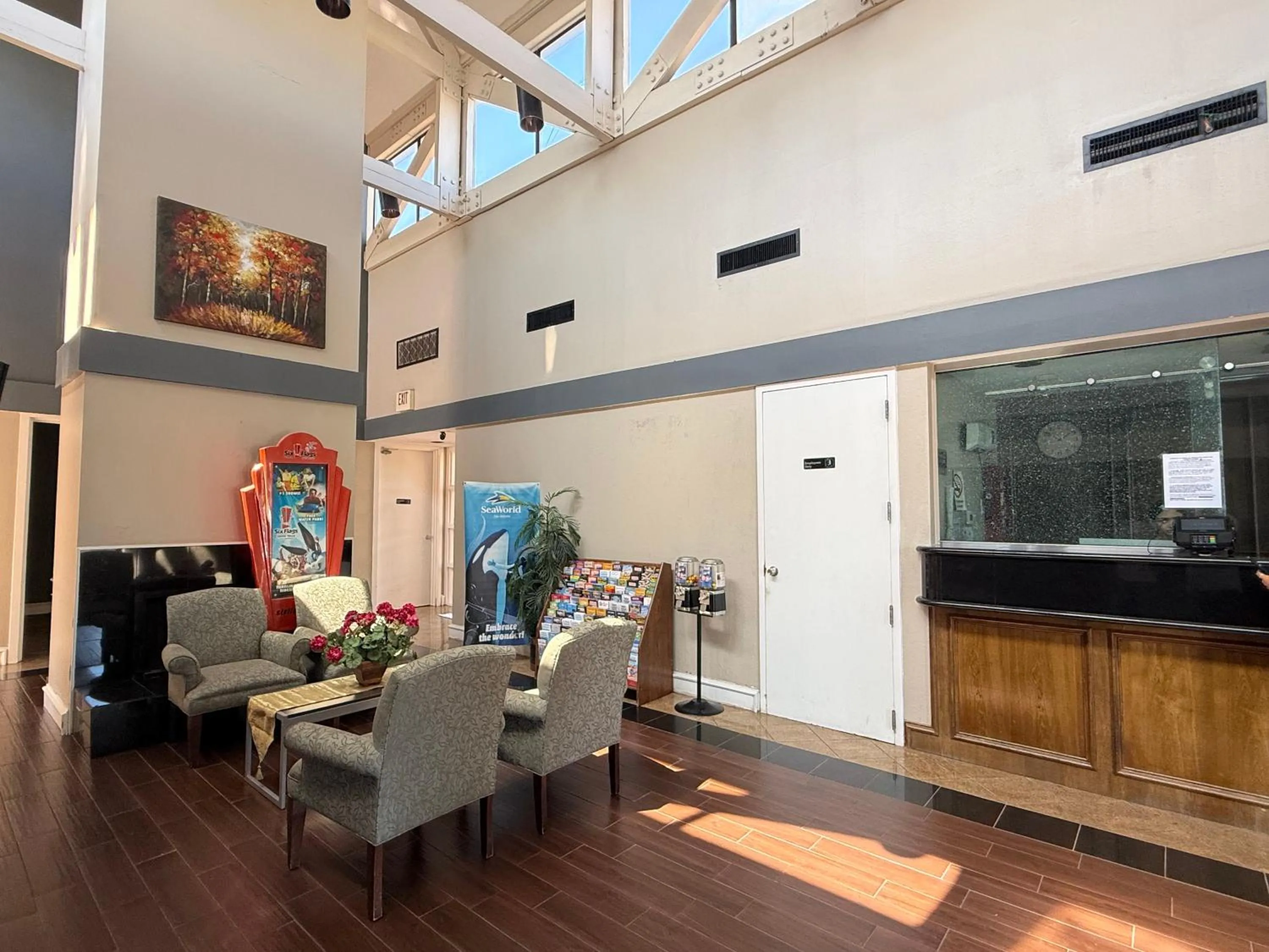 Lobby or reception in Homegate Studios & Suites San Antonio Medical Center