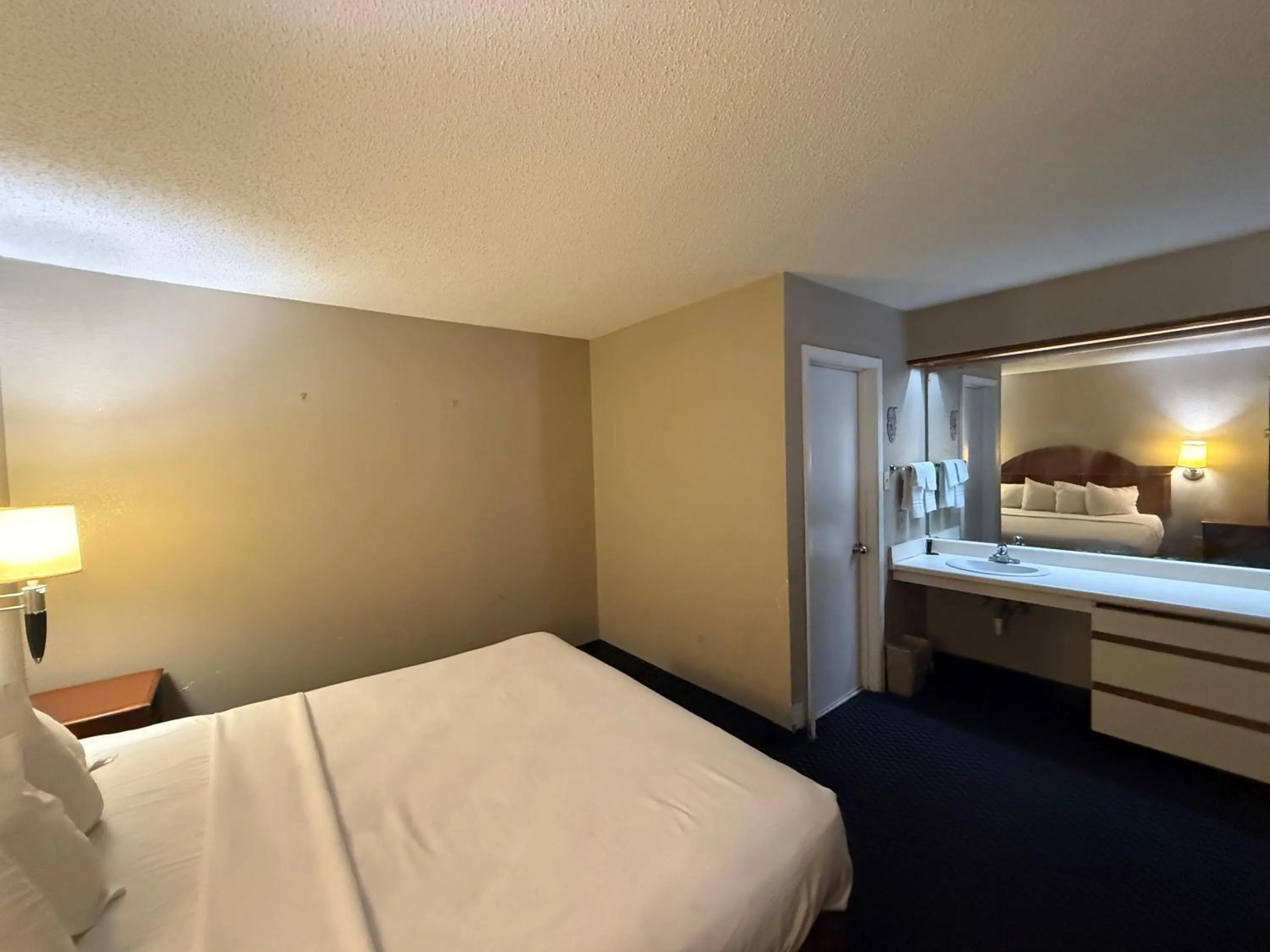 Bedroom, Bed in Homegate Studios & Suites San Antonio Medical Center