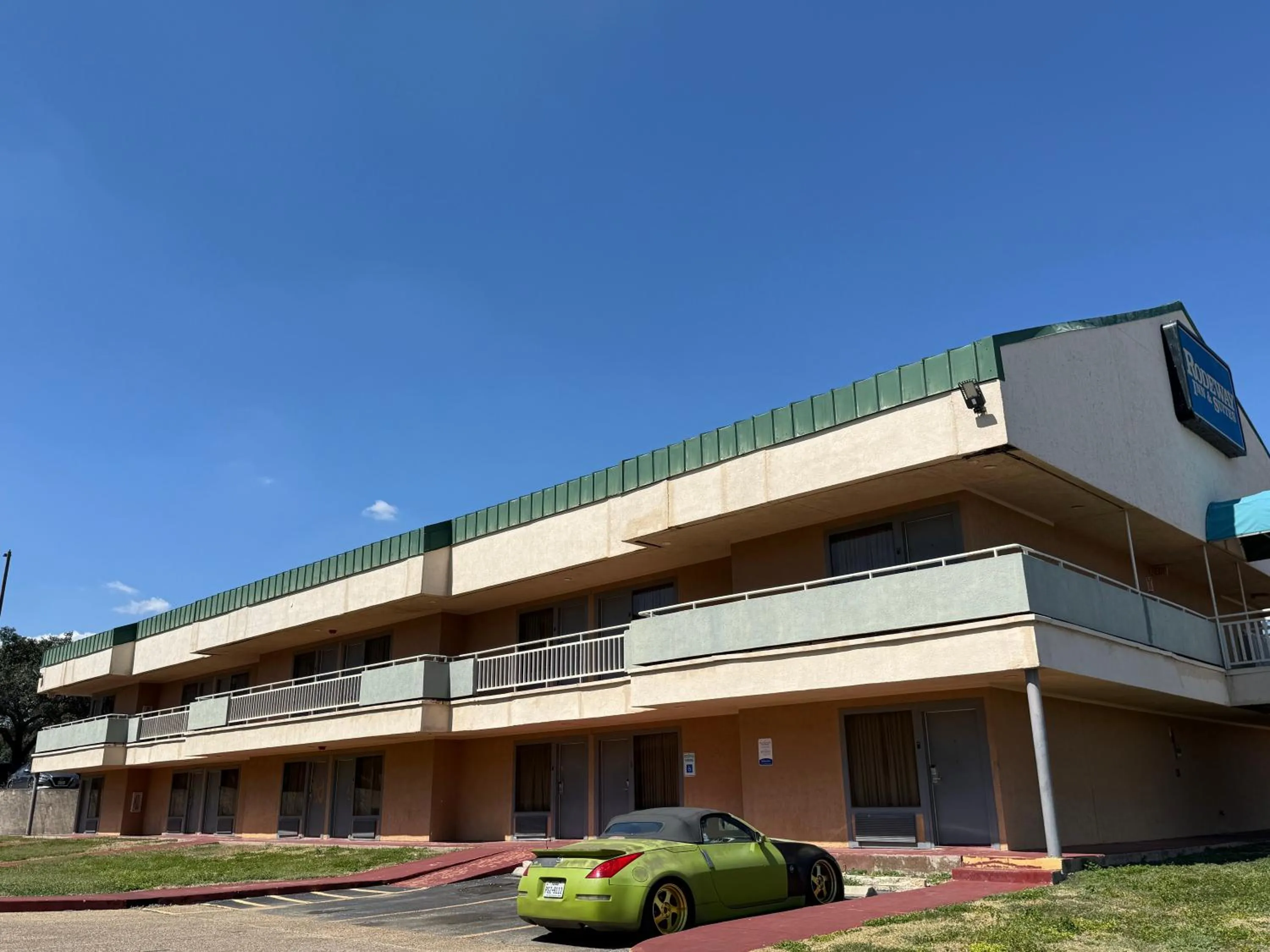 Parking in Homegate Studios & Suites San Antonio Medical Center