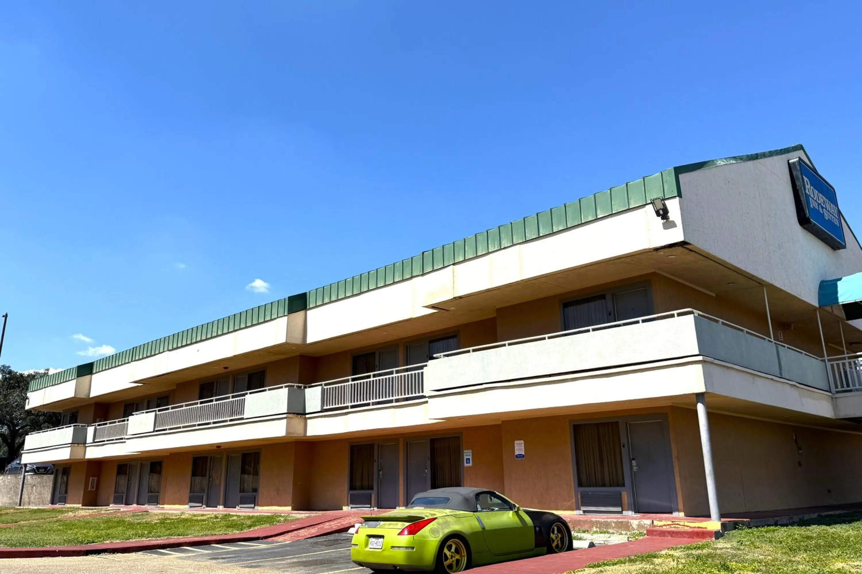 Parking in Homegate Studios & Suites San Antonio Medical Center