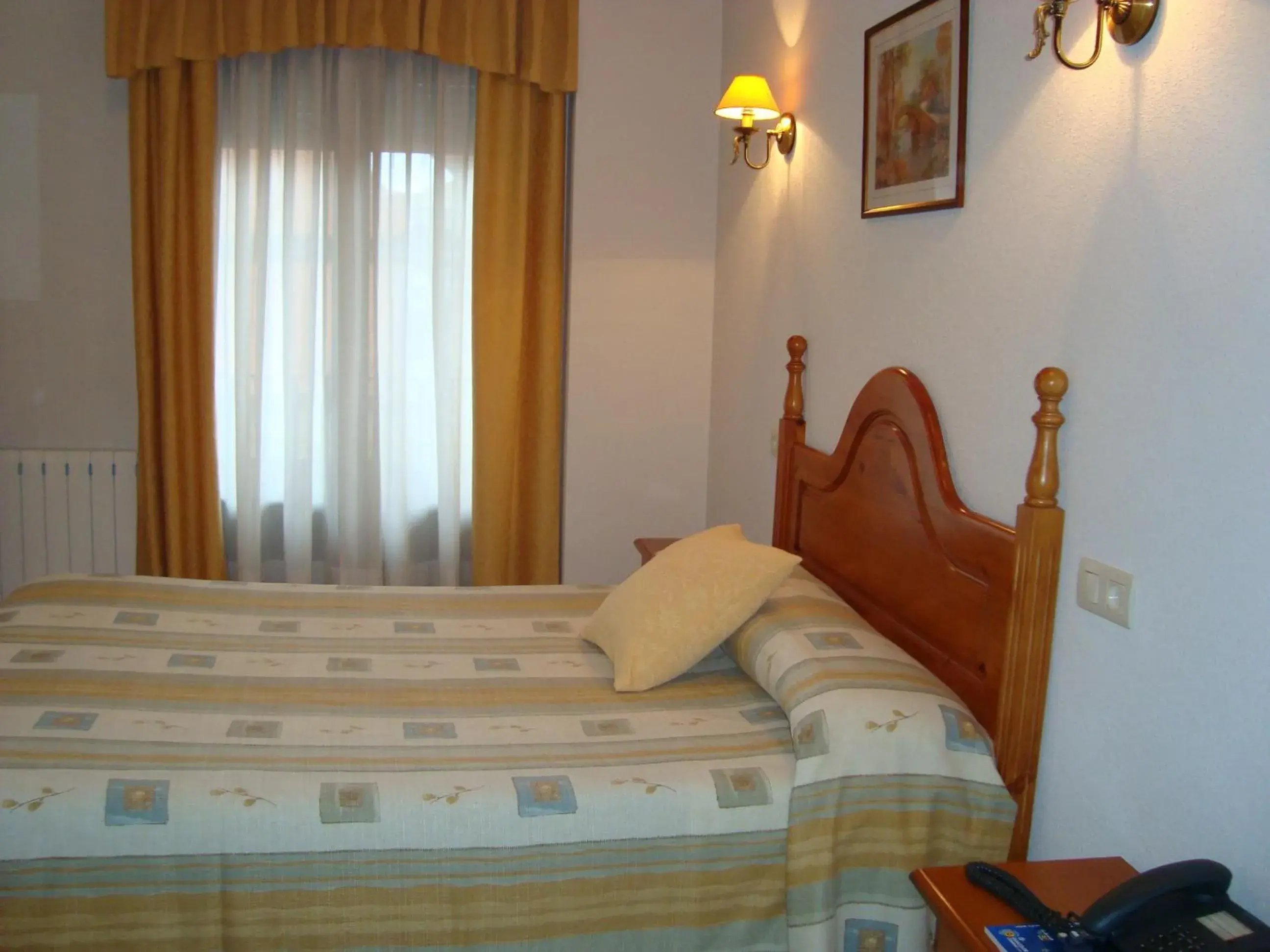 Double Room in Hostal Universal Double Room in Hostal Universal