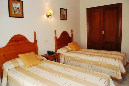 Twin Room in Hostal Universal Twin Room in Hostal Universal