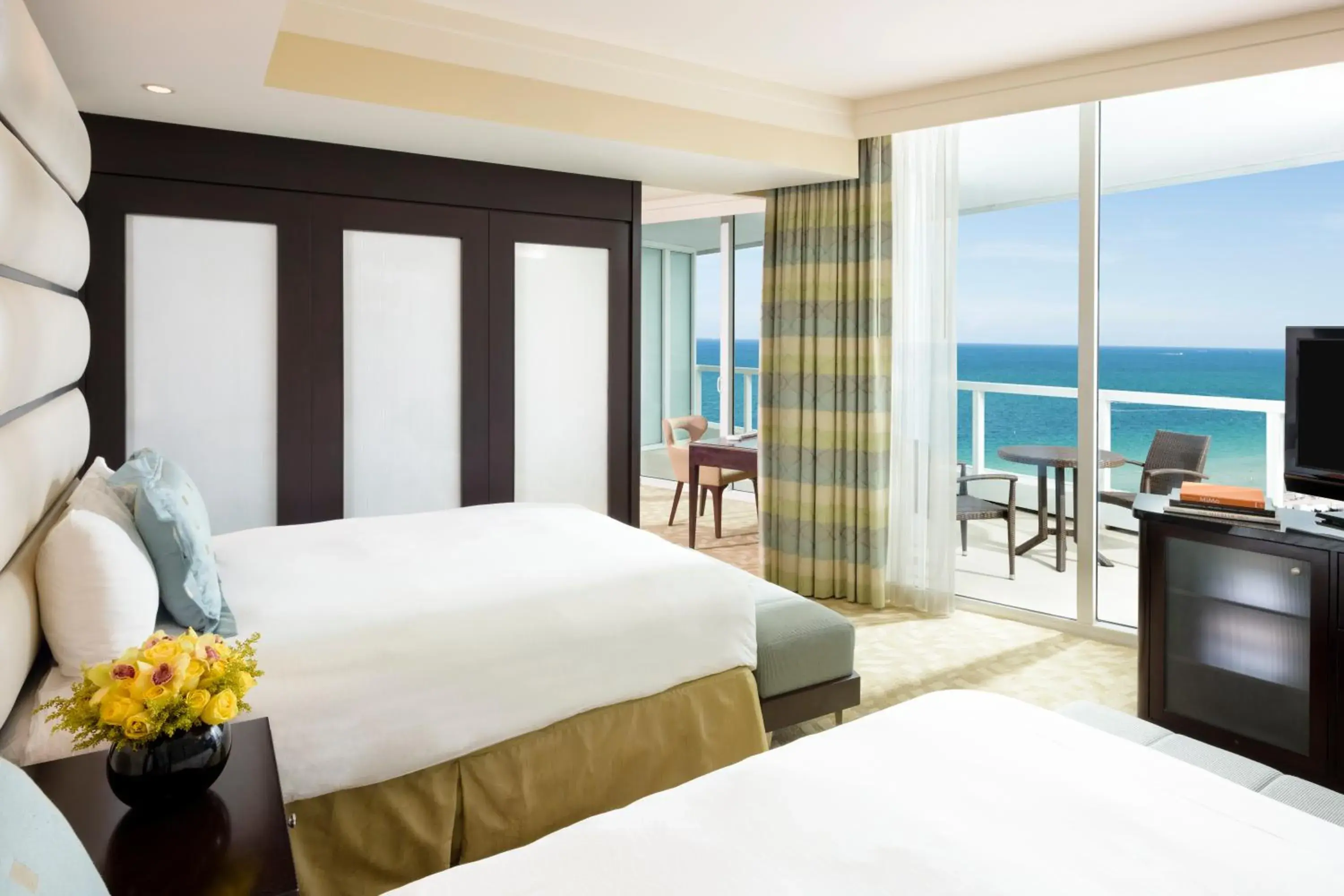 Sea view, Bed in Fontainebleau Miami Beach Sea view, Bed in Fontainebleau Miami Beach