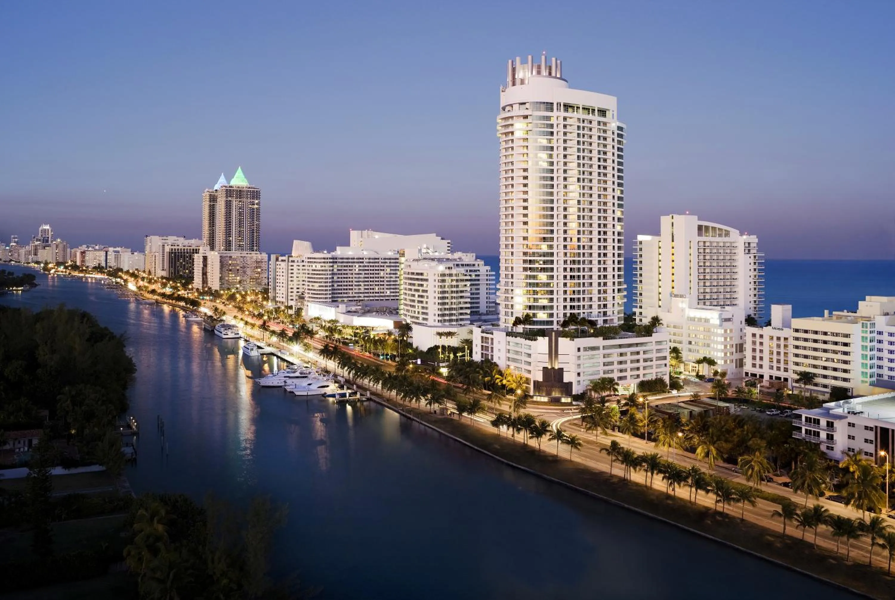 Facade/entrance in Fontainebleau Miami Beach