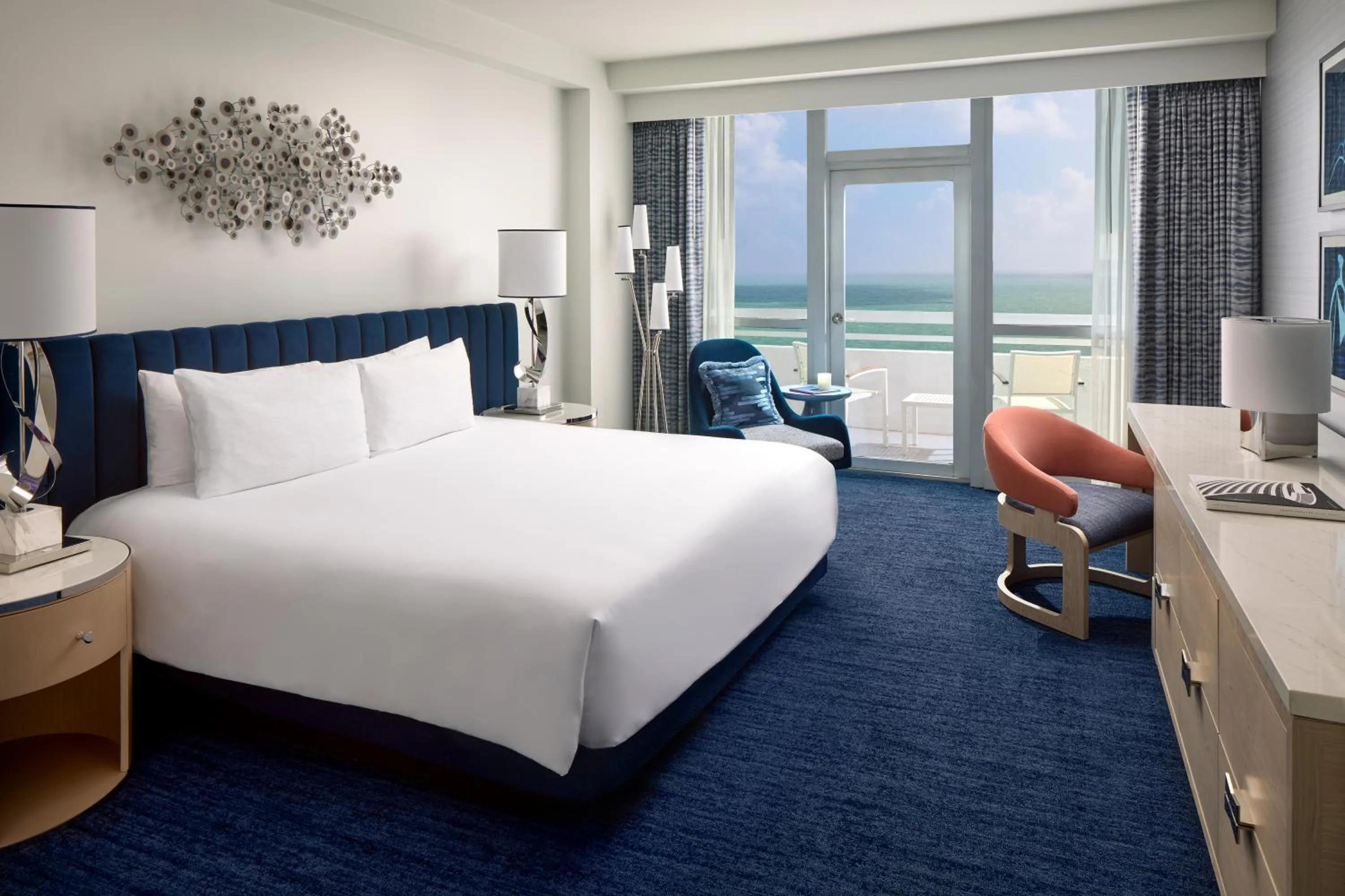 Sea view, Bed in Fontainebleau Miami Beach