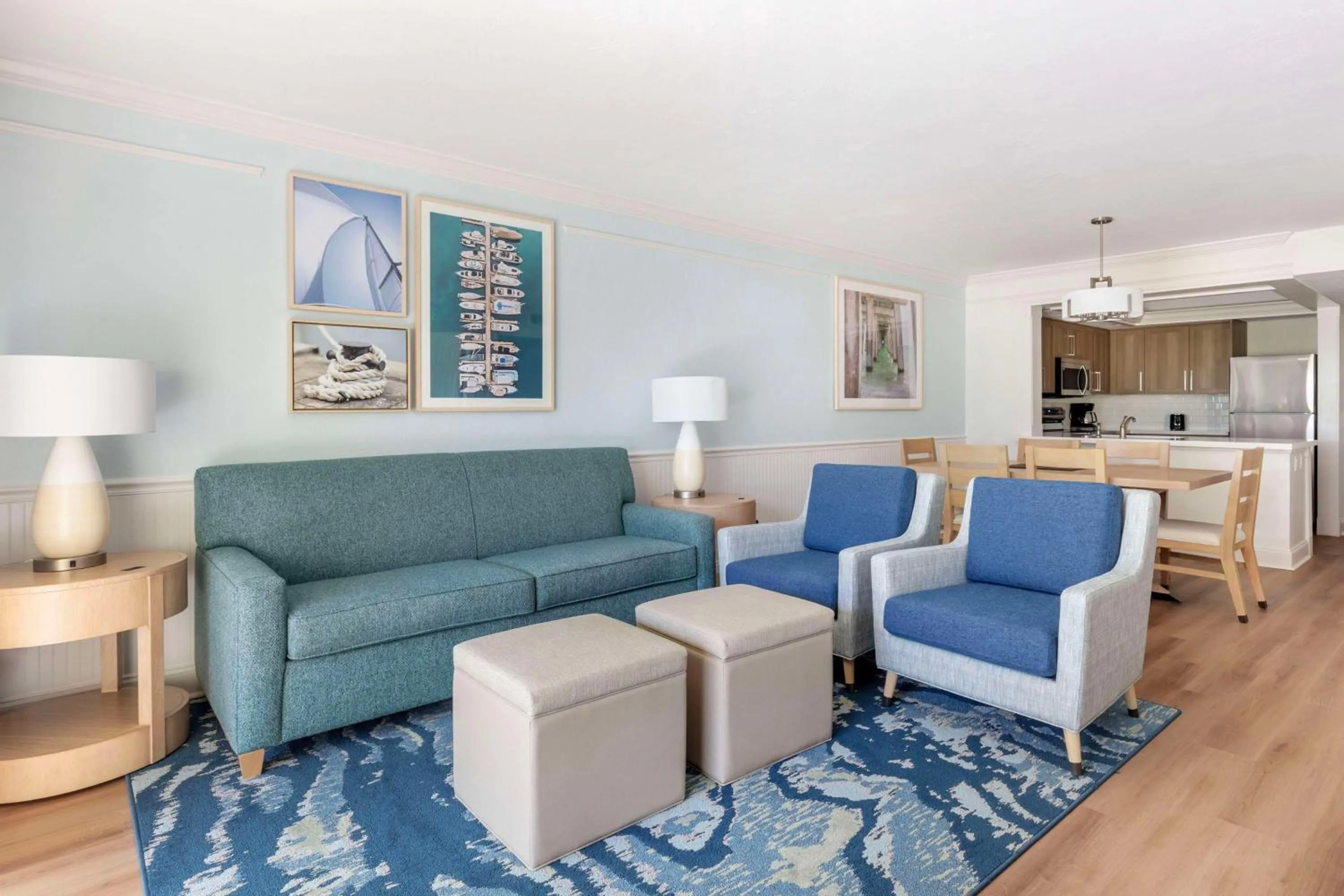 Living room in Hilton Vacation Club Charter Club Naples Bay