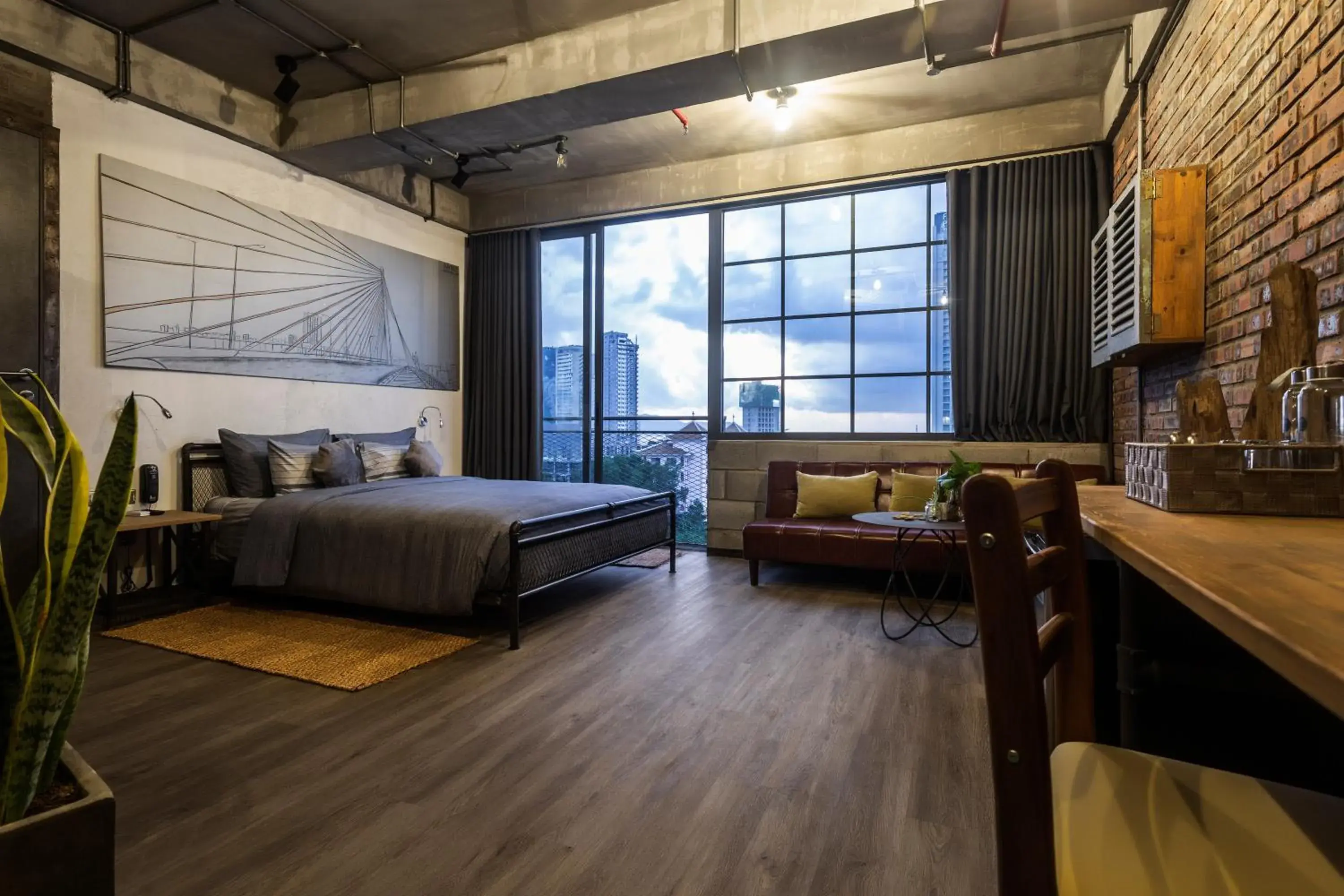 Deluxe Double Room with Balcony and Sea View in Bridges Danang Boutique Hotel Deluxe Double Room with Balcony and Sea View in Bridges Danang Boutique Hotel