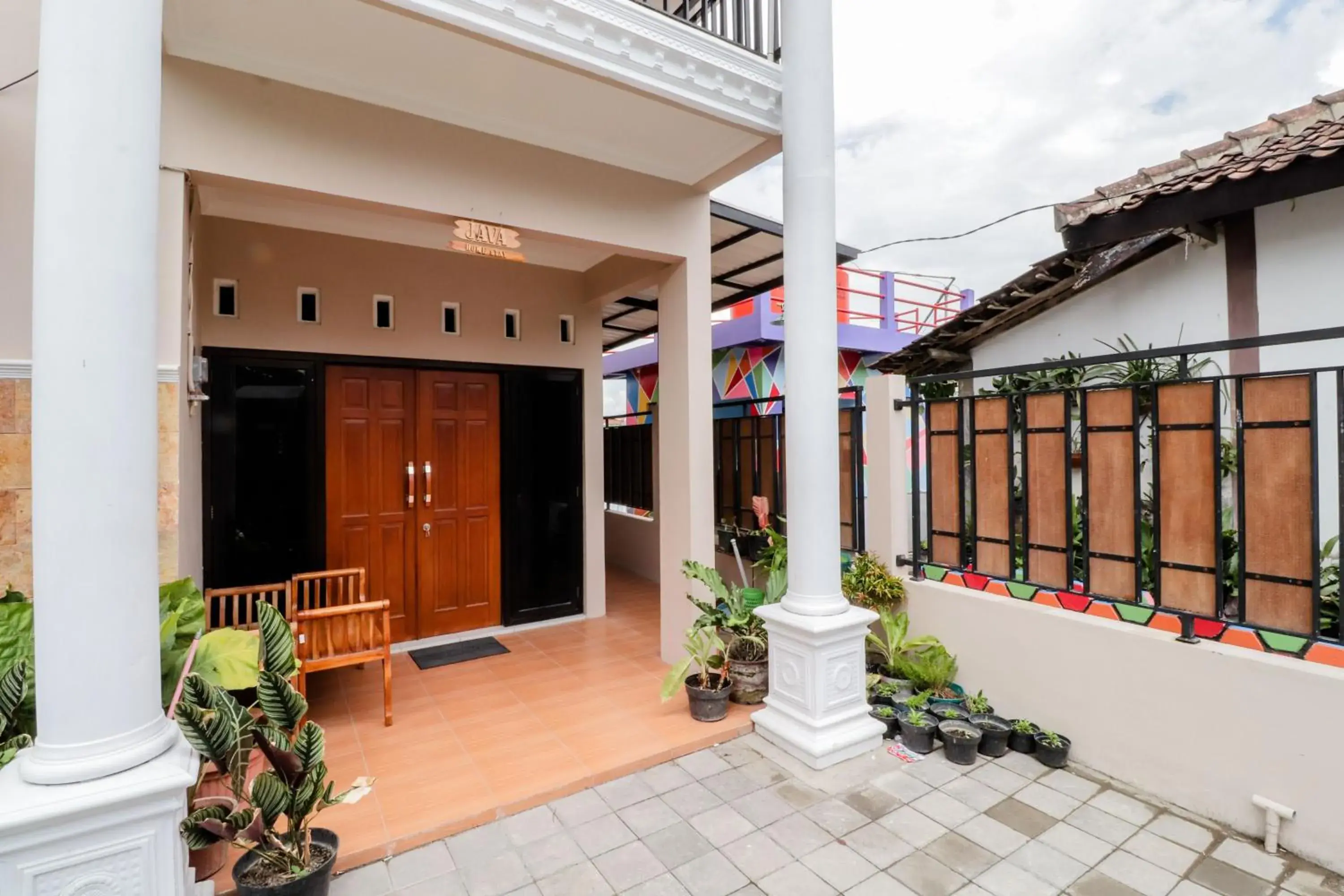 Facade/entrance in Java Homestay Facade/entrance in Java Homestay