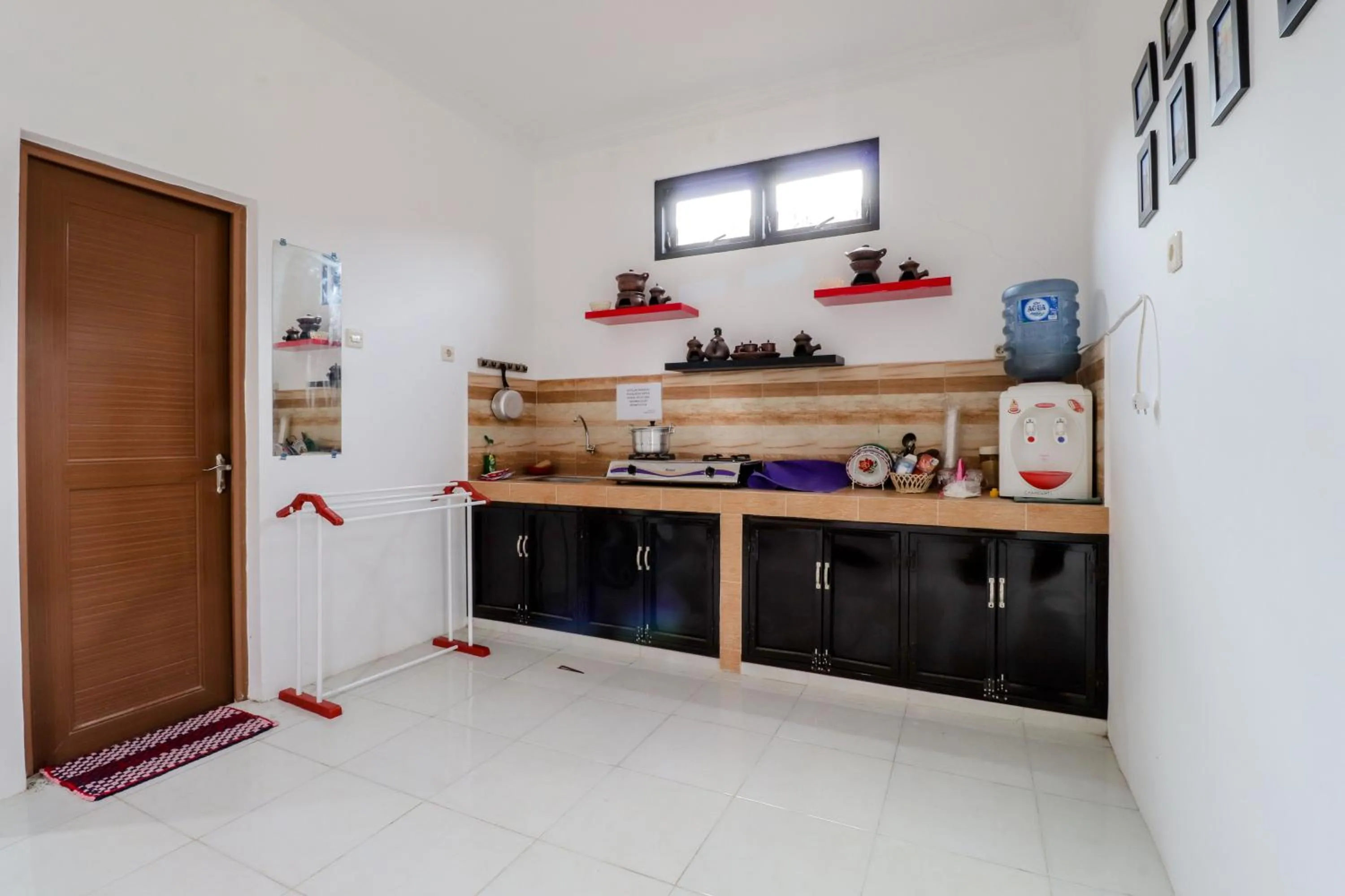 Kitchen or kitchenette in Java Homestay