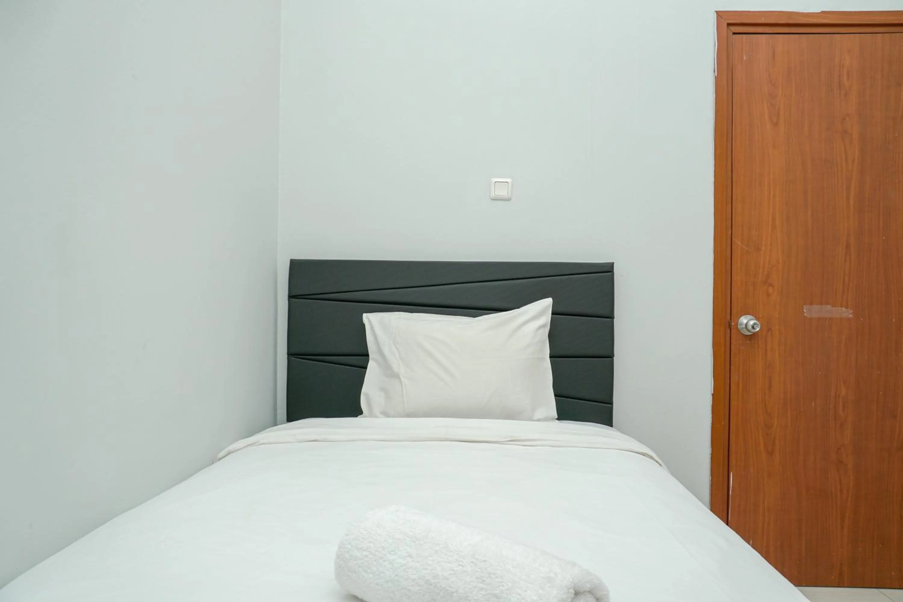 Brand New and Modern 3BR Grand Palace Kemayoran Apartment By Travelio