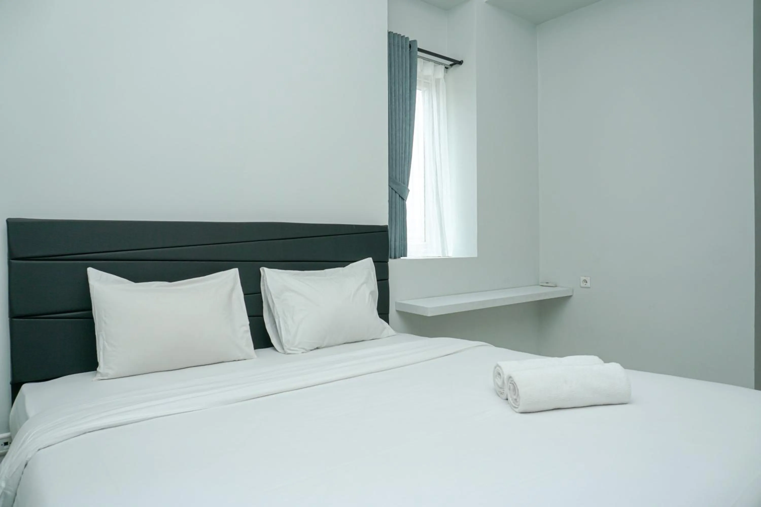 Brand New and Modern 3BR Grand Palace Kemayoran Apartment By Travelio
