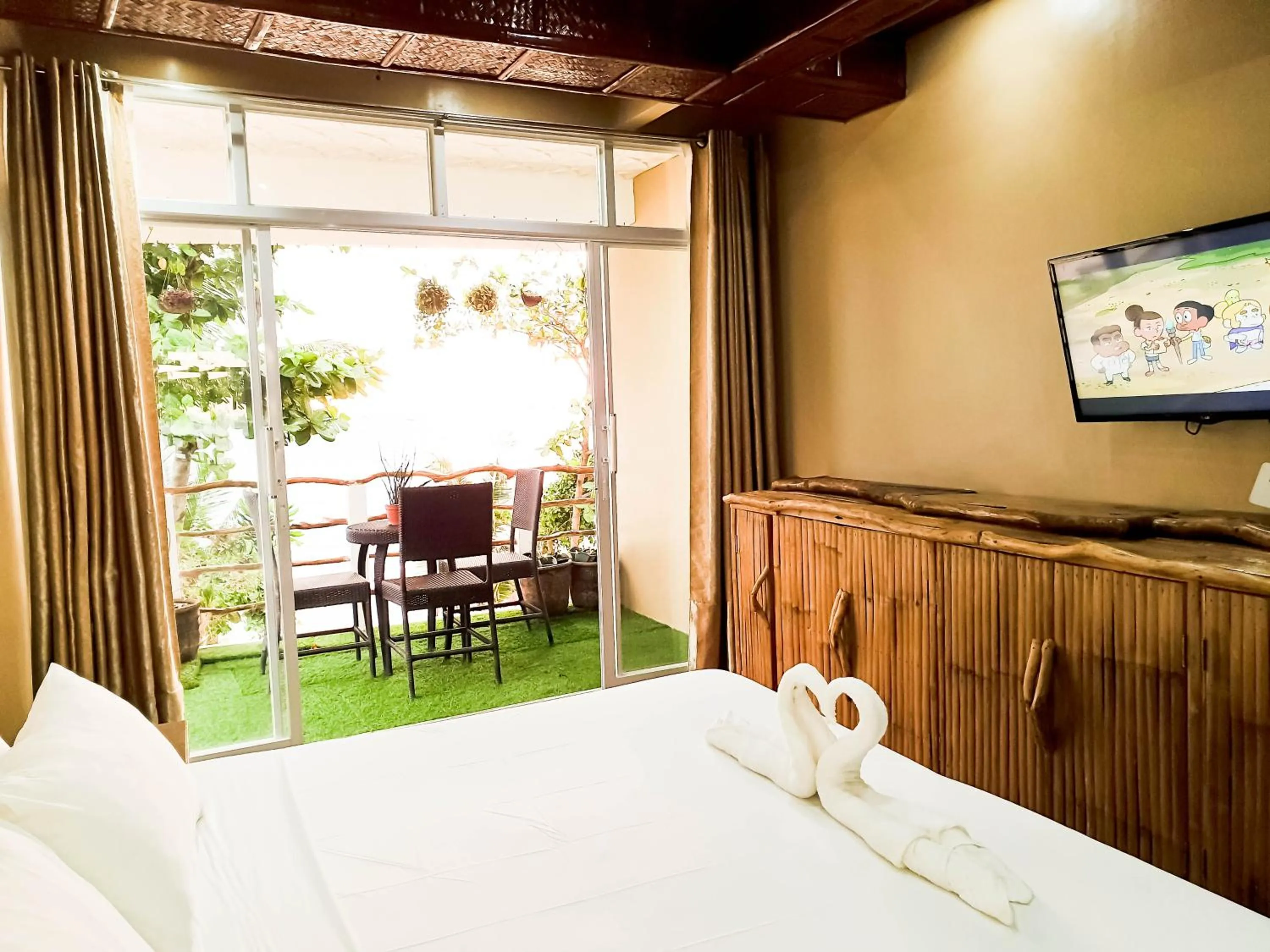 Balcony/Terrace, Bed in Kaiyana Boracay Beach Resort
