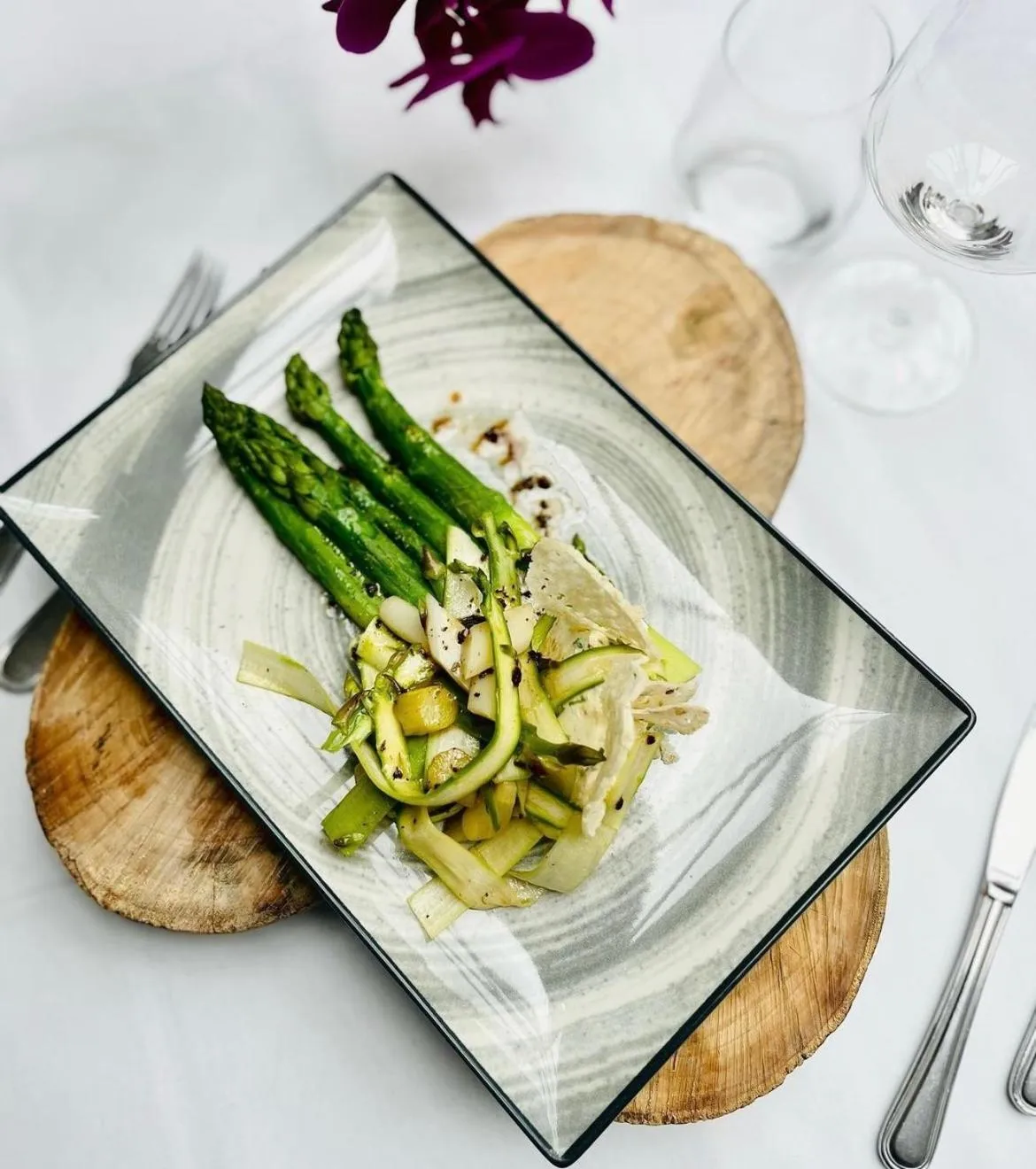 Restaurant/places to eat in Logis Hôtel & Restaurant du Sauvage