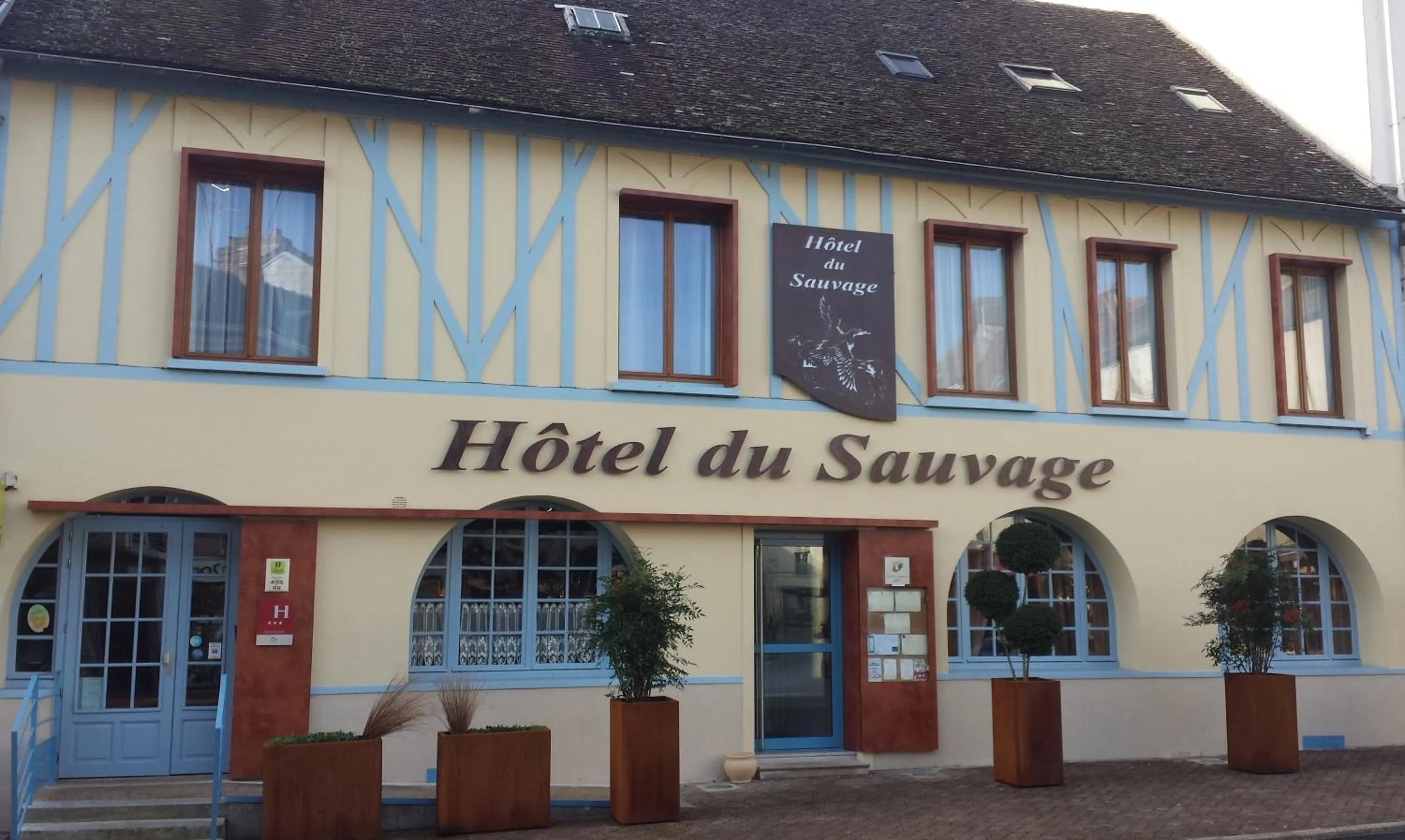 Property building in Logis Hôtel & Restaurant du Sauvage