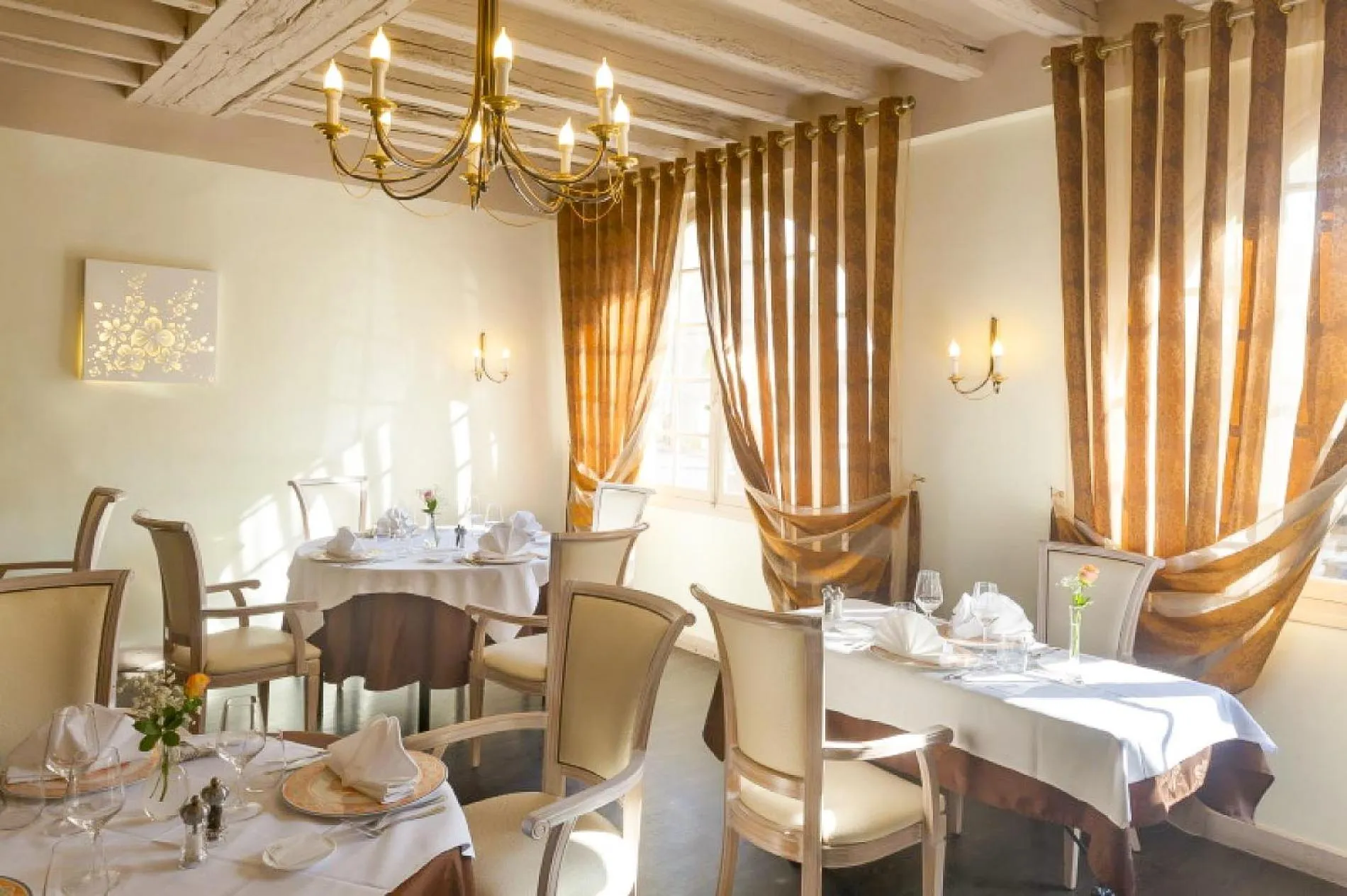 Restaurant/places to eat in Logis Hôtel & Restaurant du Sauvage