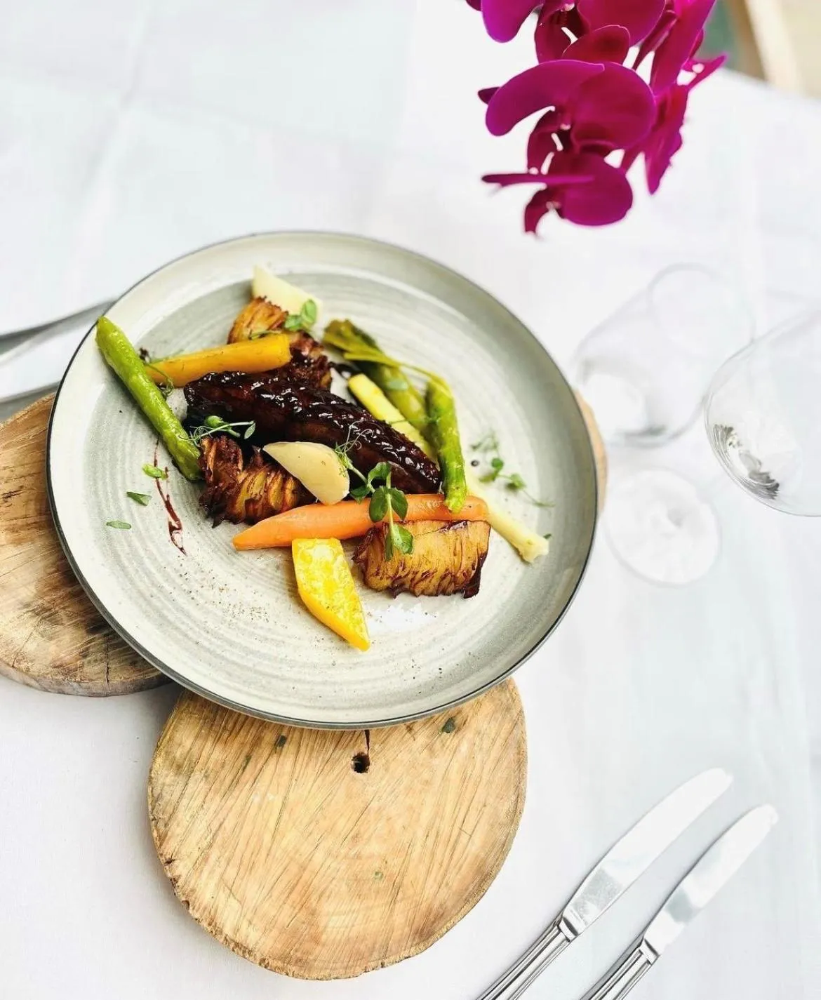 Restaurant/places to eat in Logis Hôtel & Restaurant du Sauvage