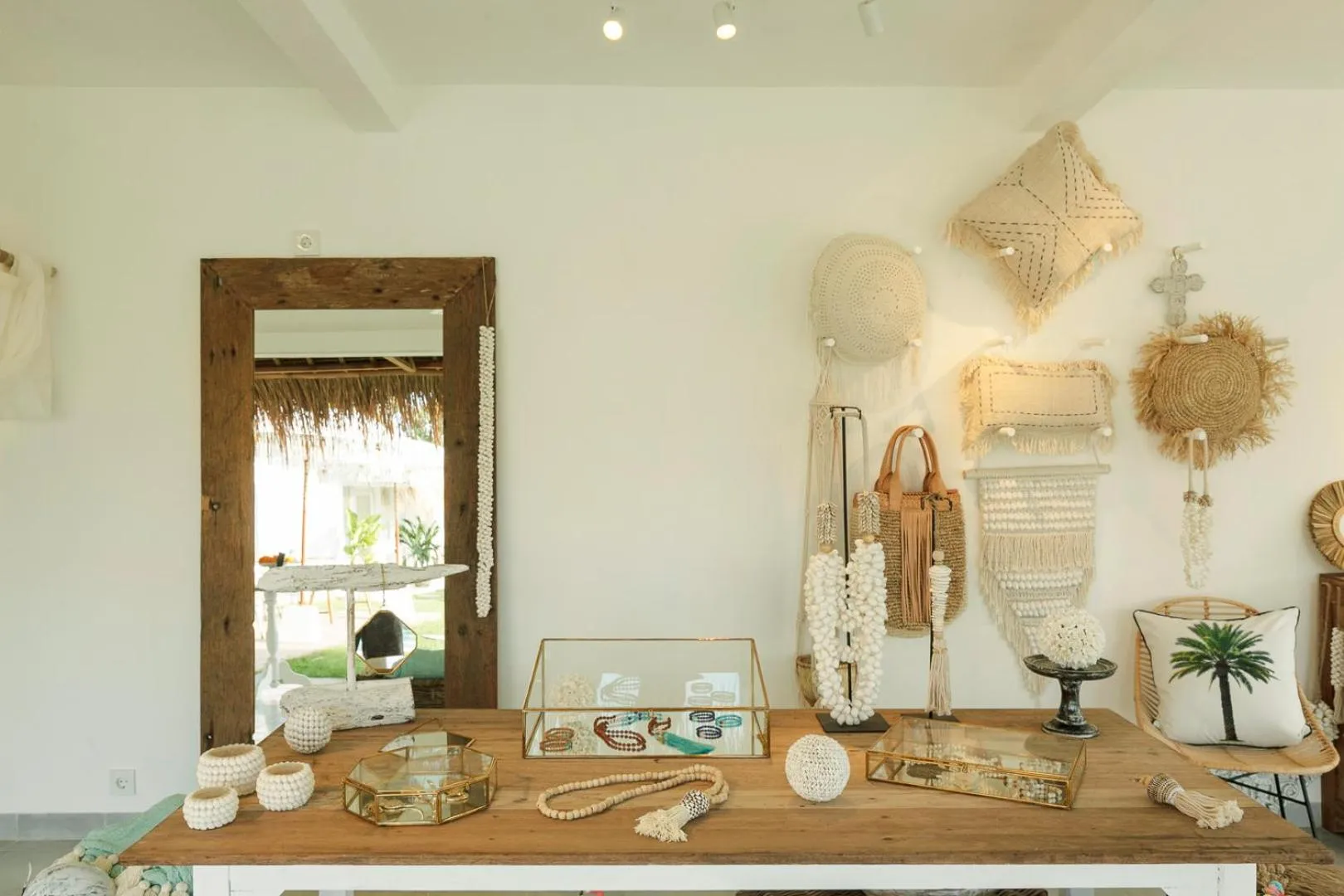 On-site shops in The Bingin Beach Villas' Bungalow Resort