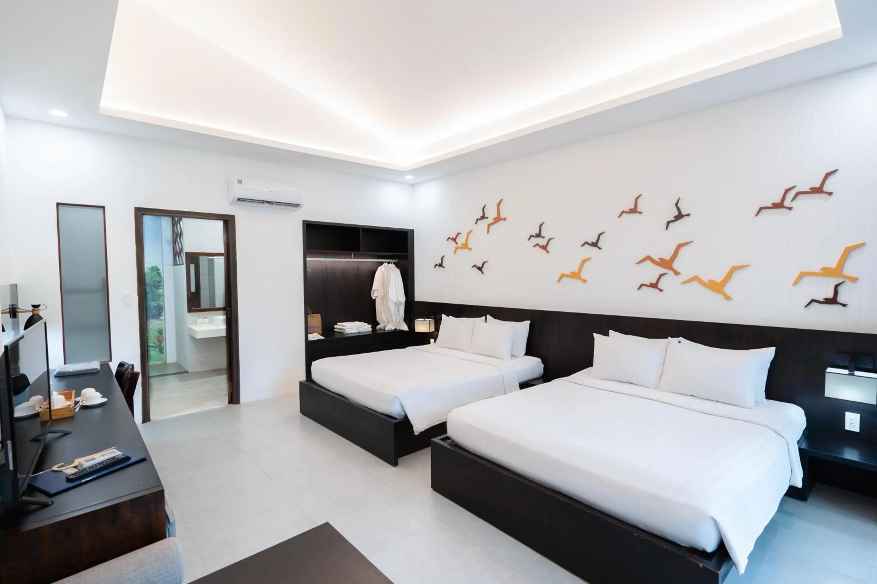 Photo of the whole room, Bed in Kingo Retreat Resort