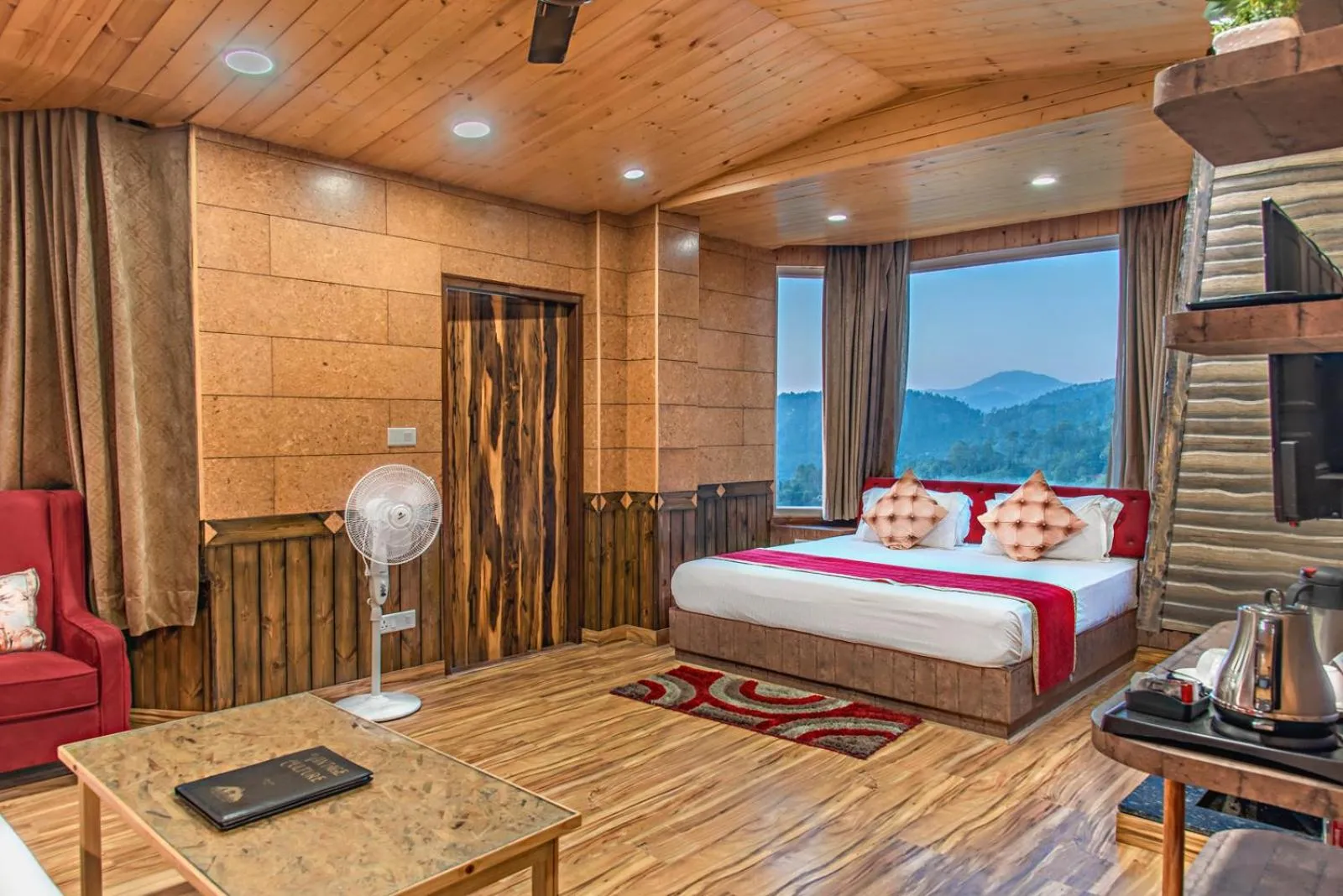 Photo of the whole room, Bed in Kanishka Retreat Resort Chail