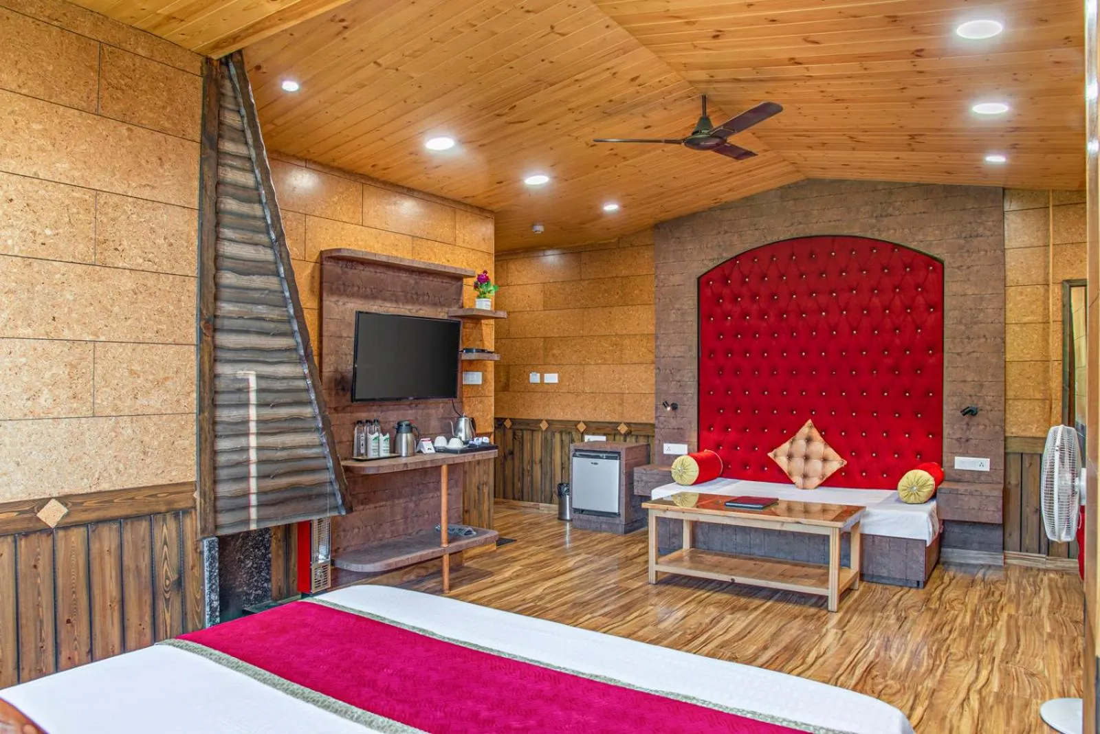 Bedroom, Bed in Kanishka Retreat Resort Chail