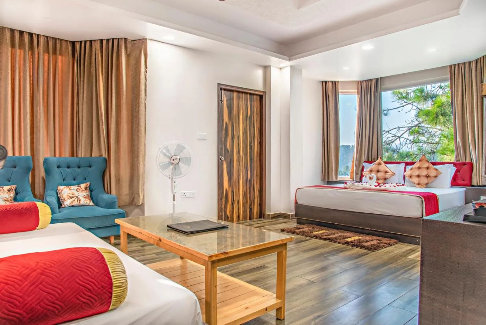 Photo of the whole room, Bed in Kanishka Retreat Resort Chail