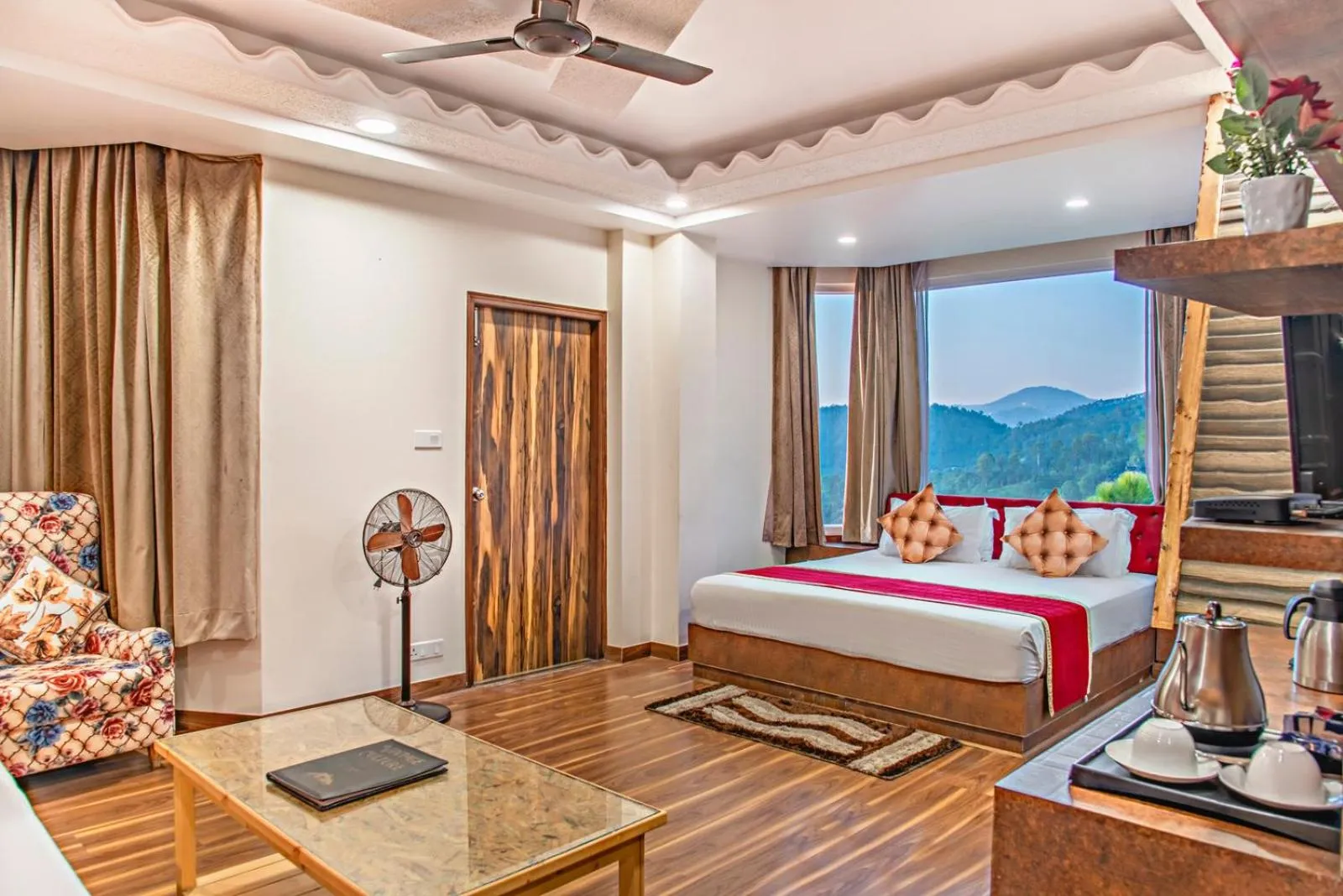 Photo of the whole room, Bed in Kanishka Retreat Resort Chail
