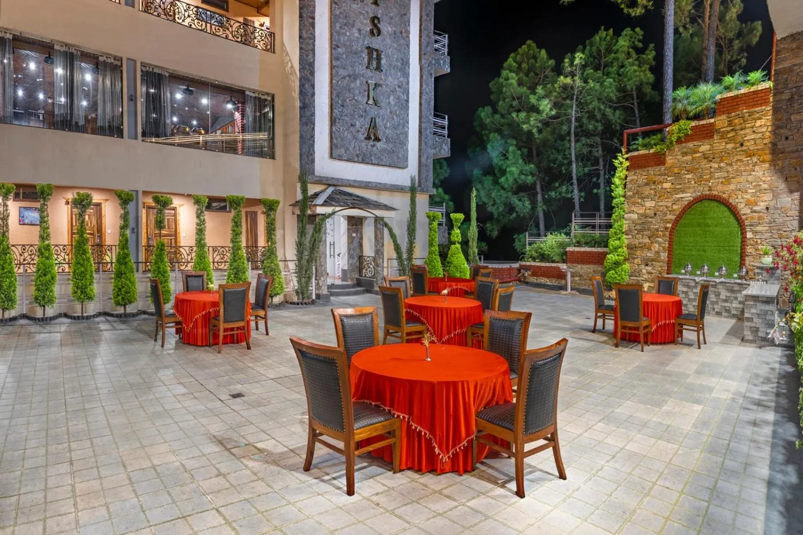 Evening entertainment in Kanishka Retreat Resort Chail