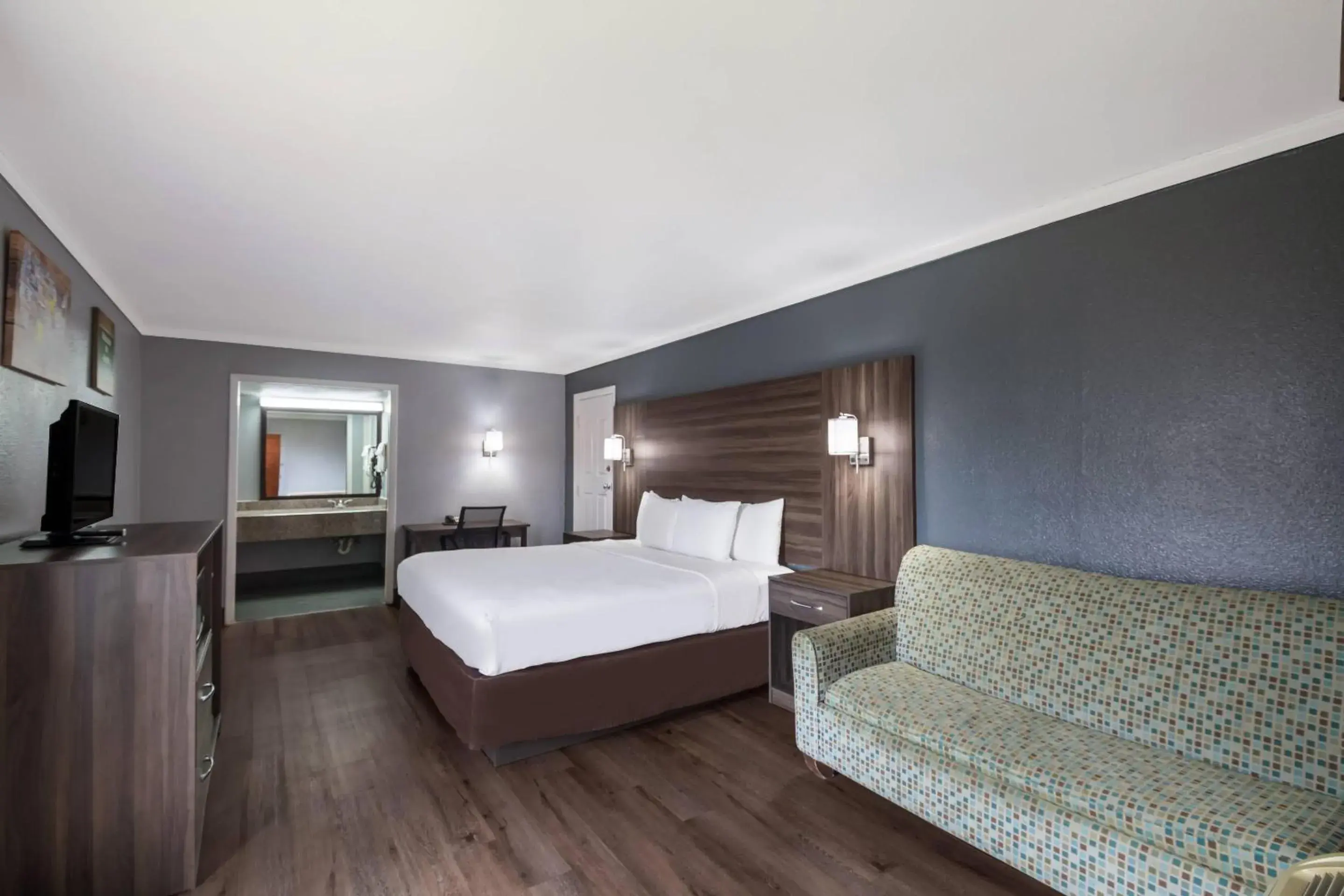 Bedroom, Bed in Econo Lodge Austin North near The Domain Bedroom, Bed in Econo Lodge Austin North near The Domain