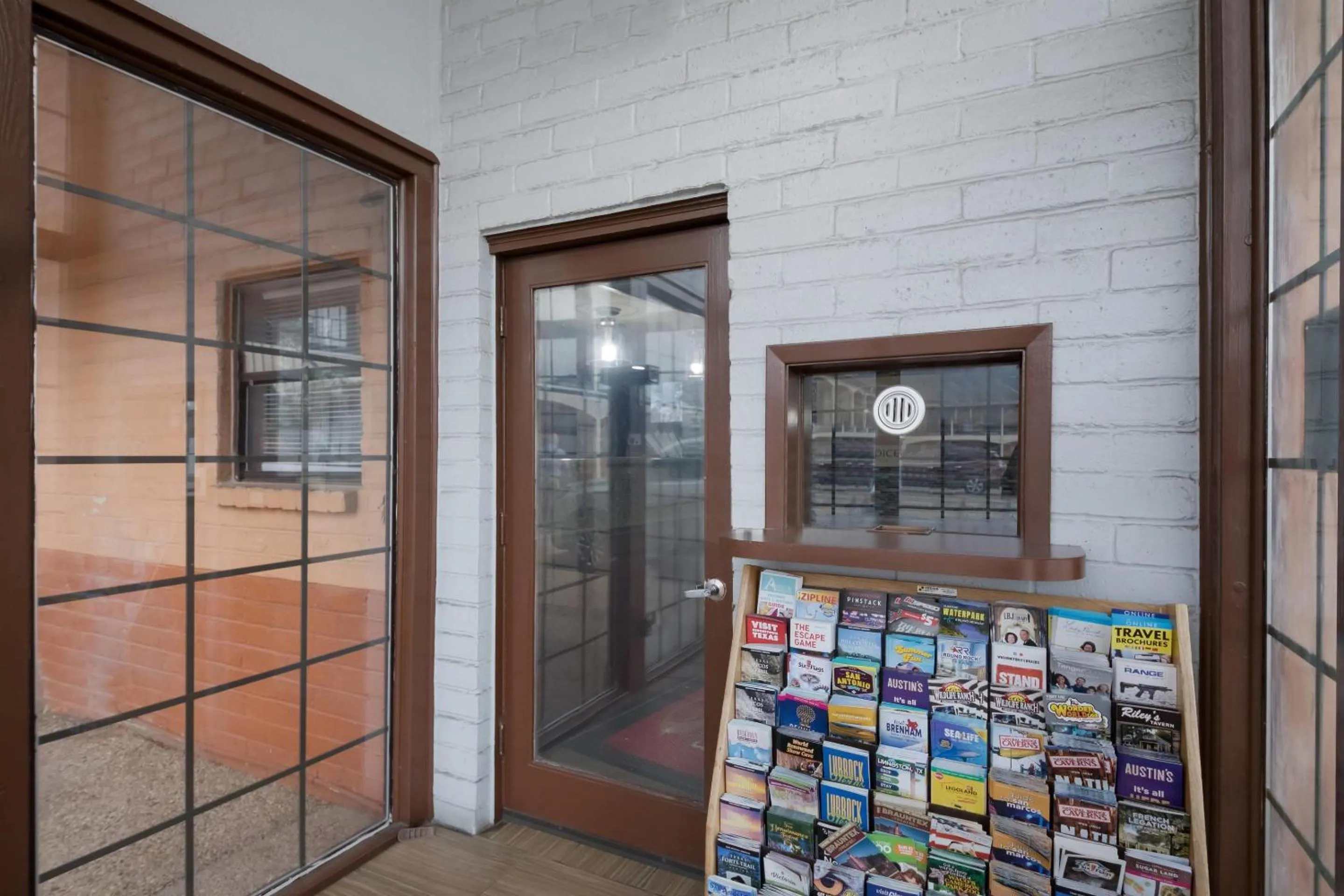 Lobby or reception in Econo Lodge Austin North near The Domain