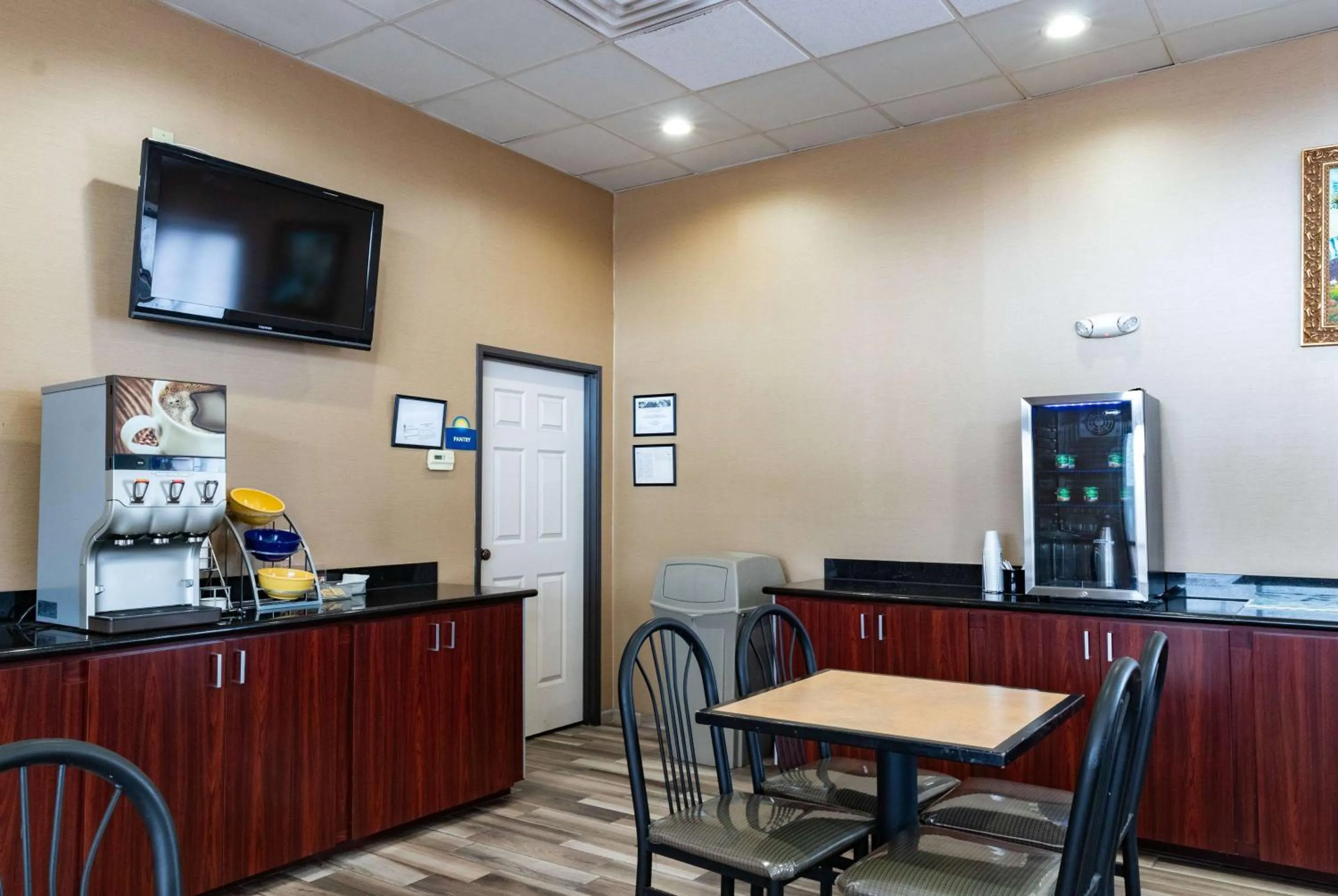 Property building in Days Inn by Wyndham N.W. Medical Center