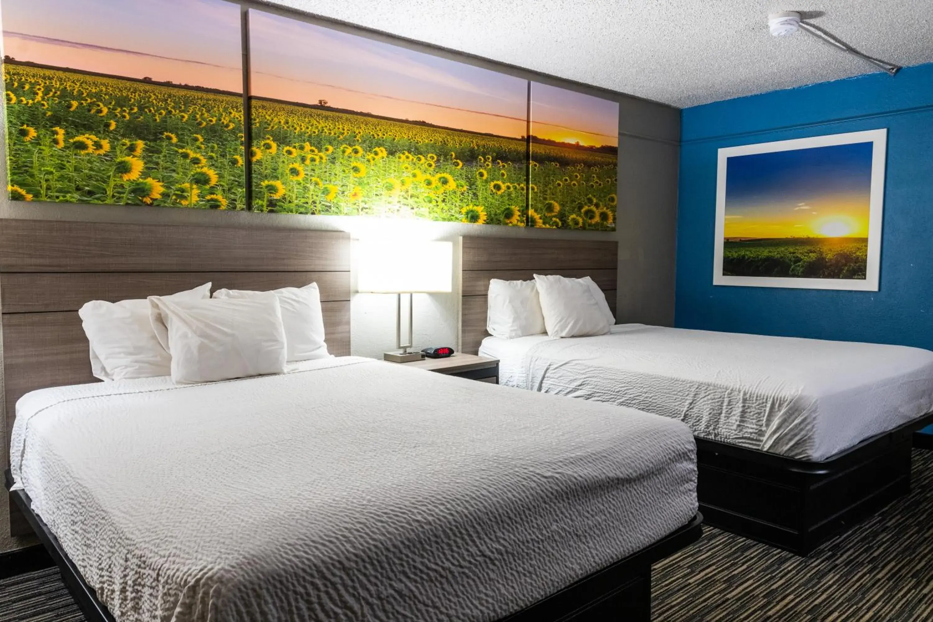 Bed in Days Inn by Wyndham N.W. Medical Center Bed in Days Inn by Wyndham N.W. Medical Center