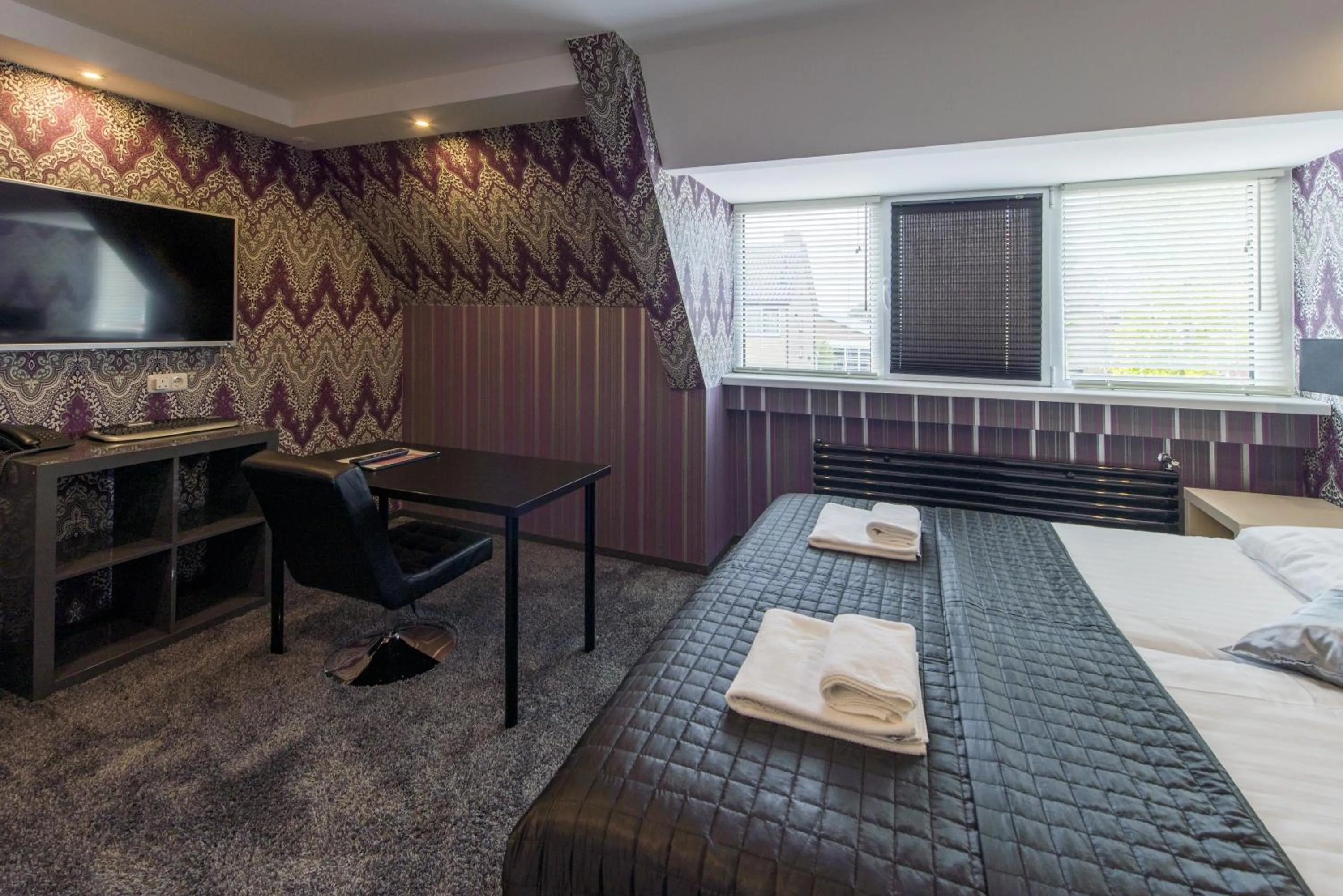 Photo of the whole room, Bed in Villa Monte Dana