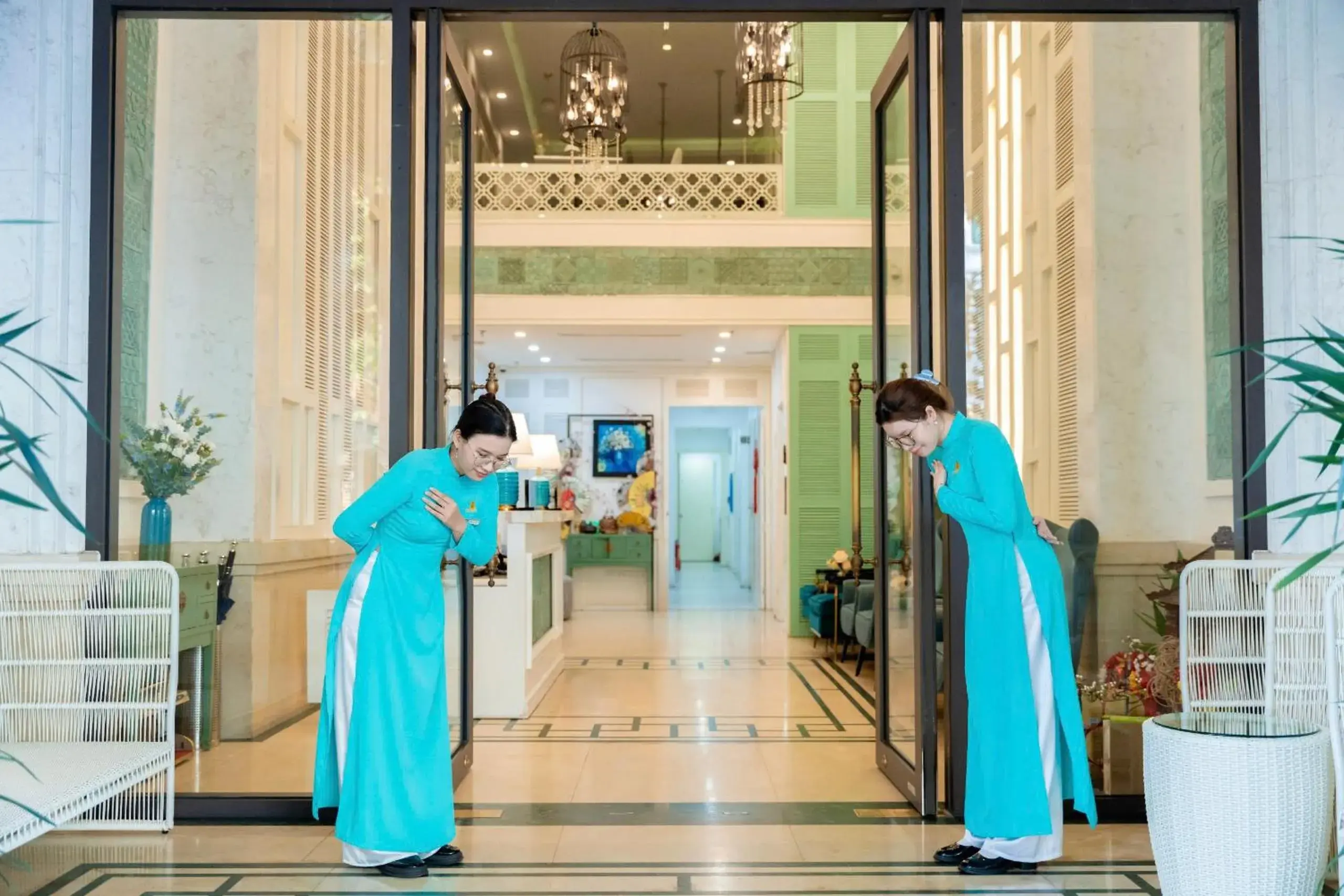 Property building in Minasi HanoiOi Lakeside Hotel Property building in Minasi HanoiOi Lakeside Hotel