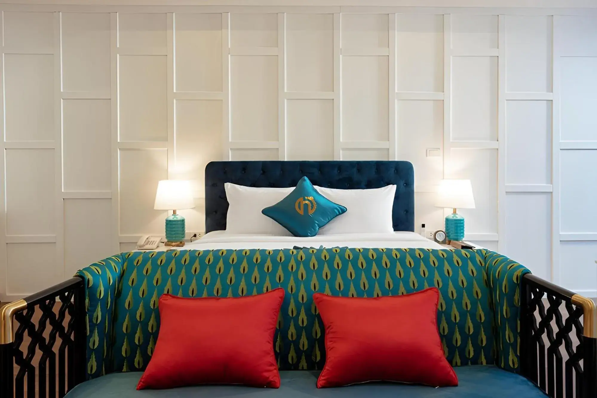 Bed in Minasi HanoiOi Lakeside Hotel Bed in Minasi HanoiOi Lakeside Hotel