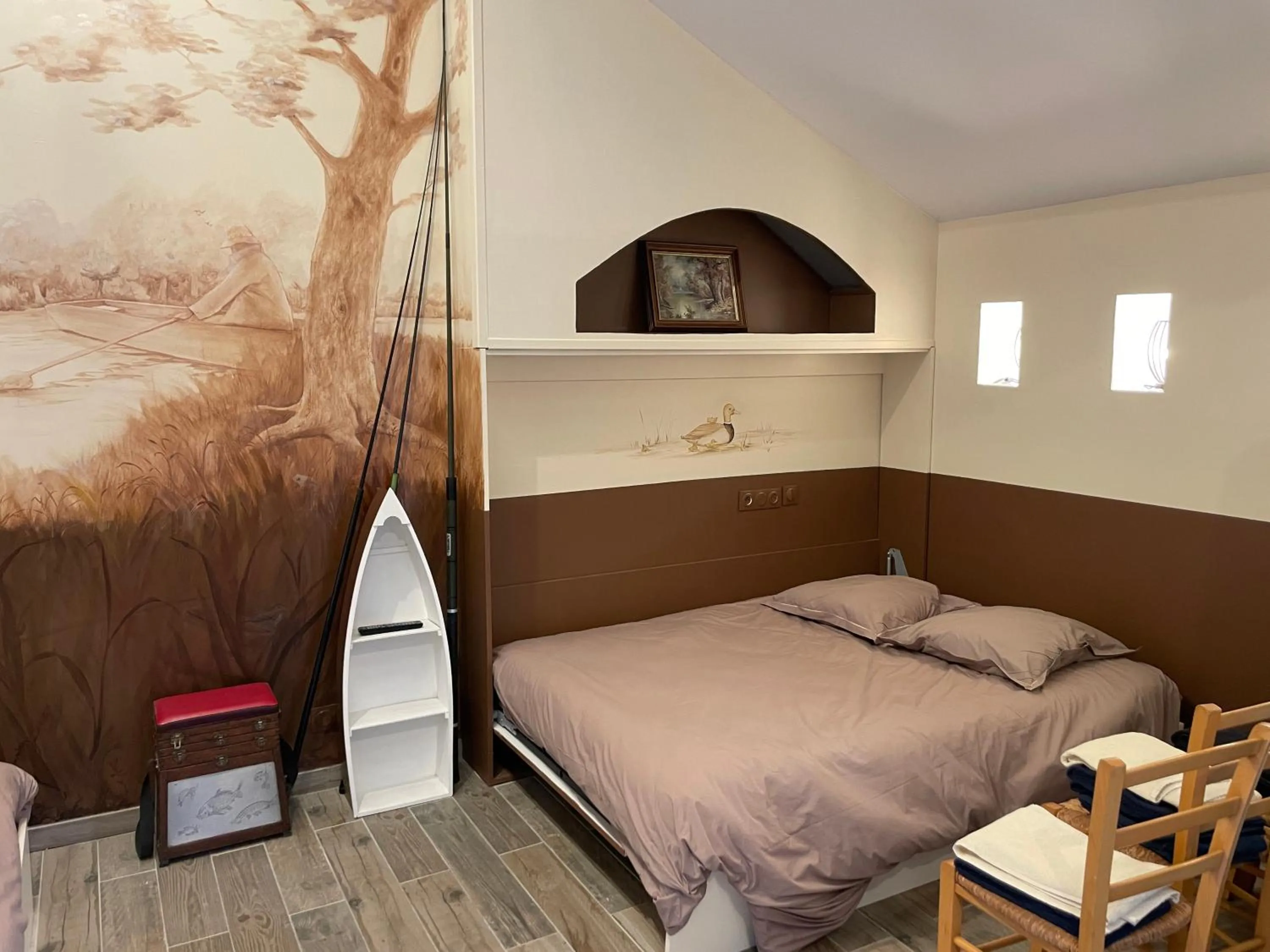 Bed in Western City Troyes