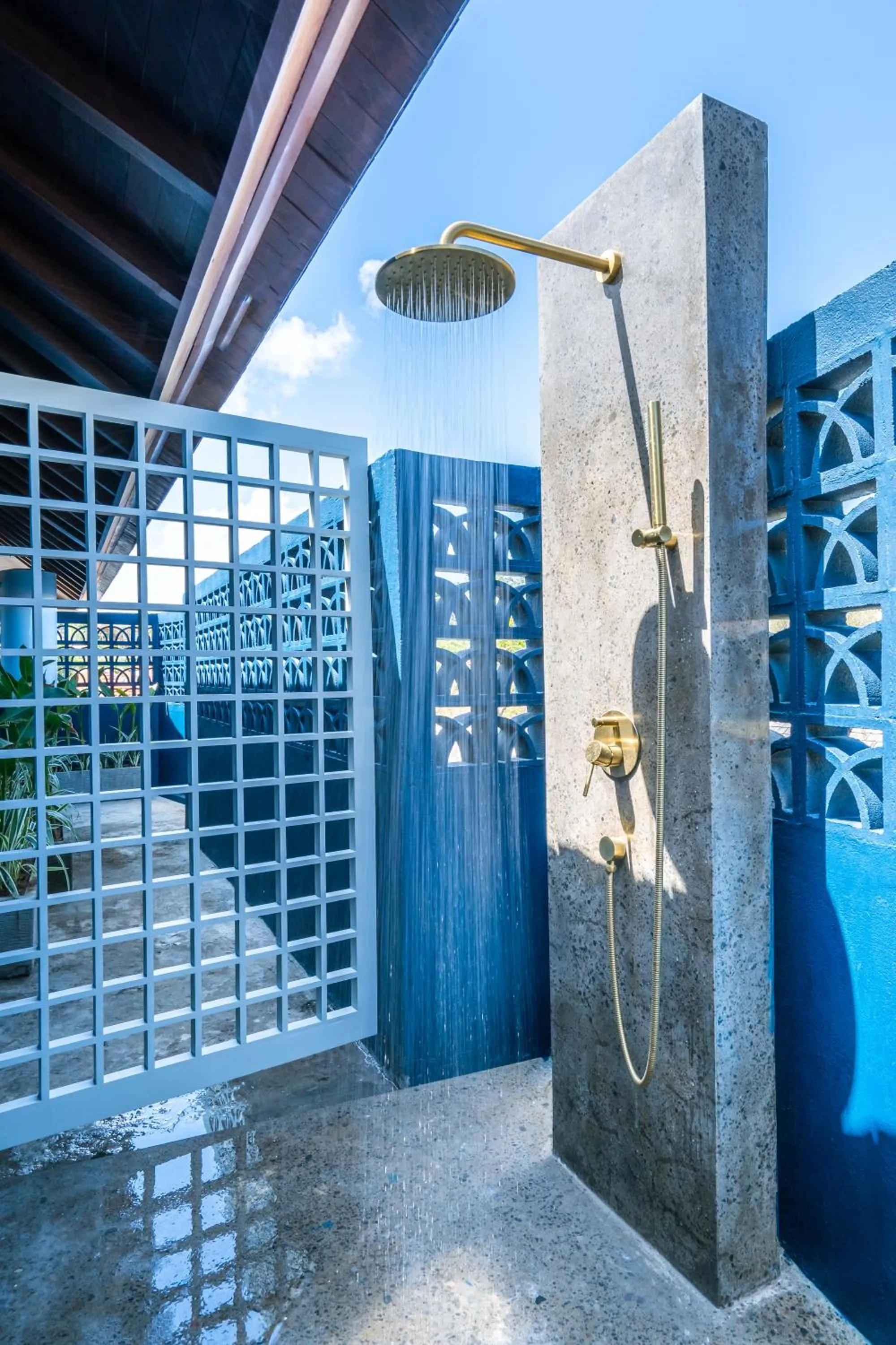 Shower in Ulu Cliffhouse