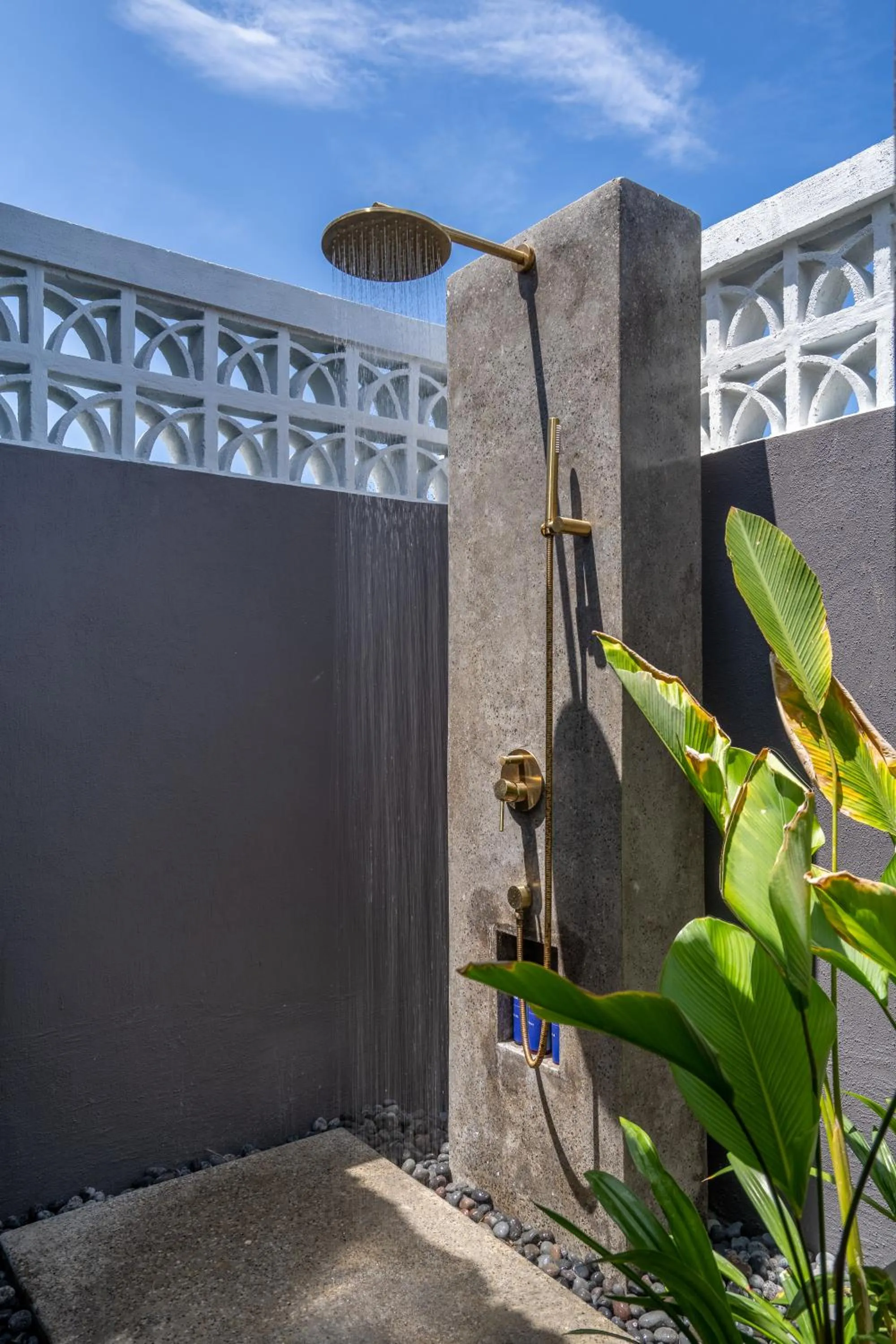 Shower in Ulu Cliffhouse