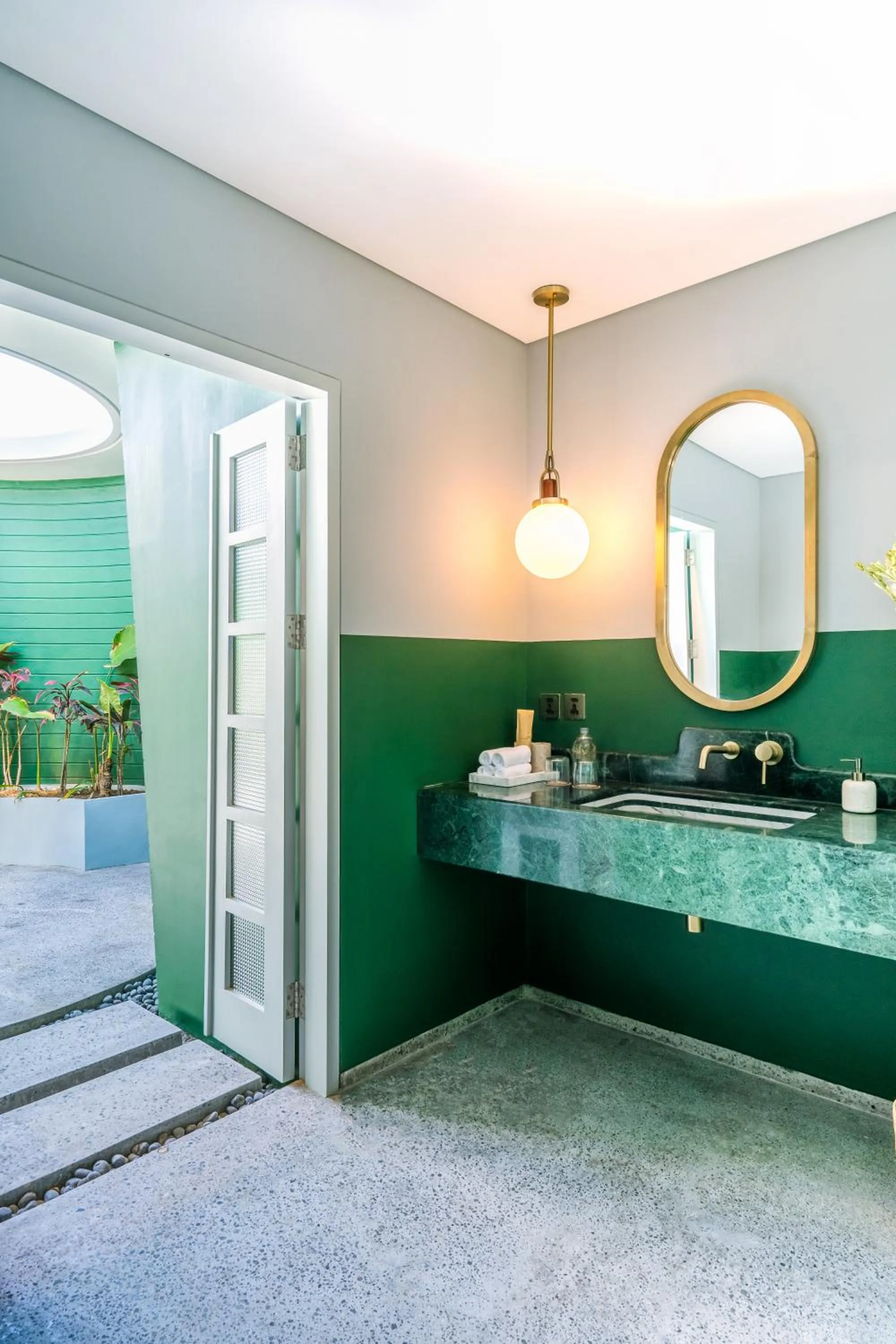 Bathroom in Ulu Cliffhouse