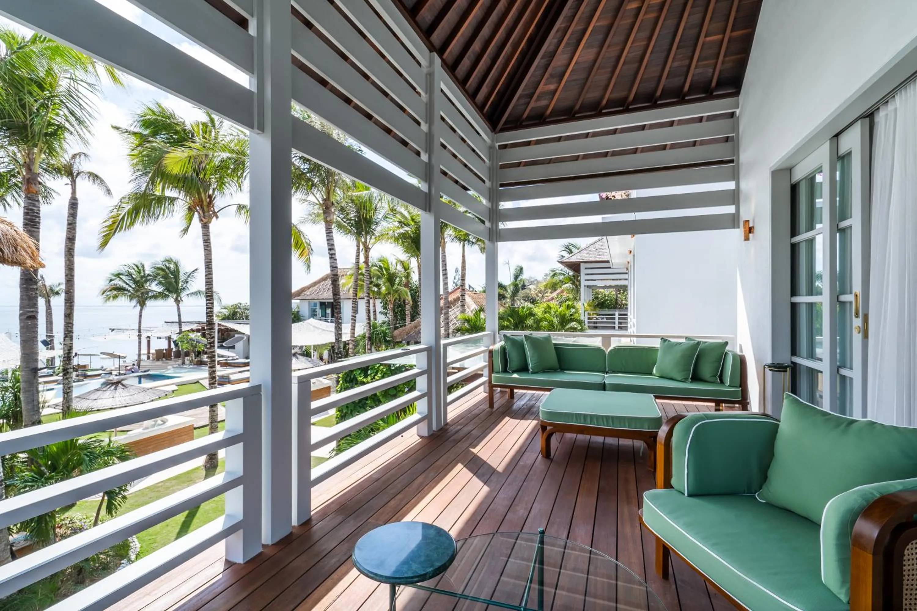 Patio in Ulu Cliffhouse